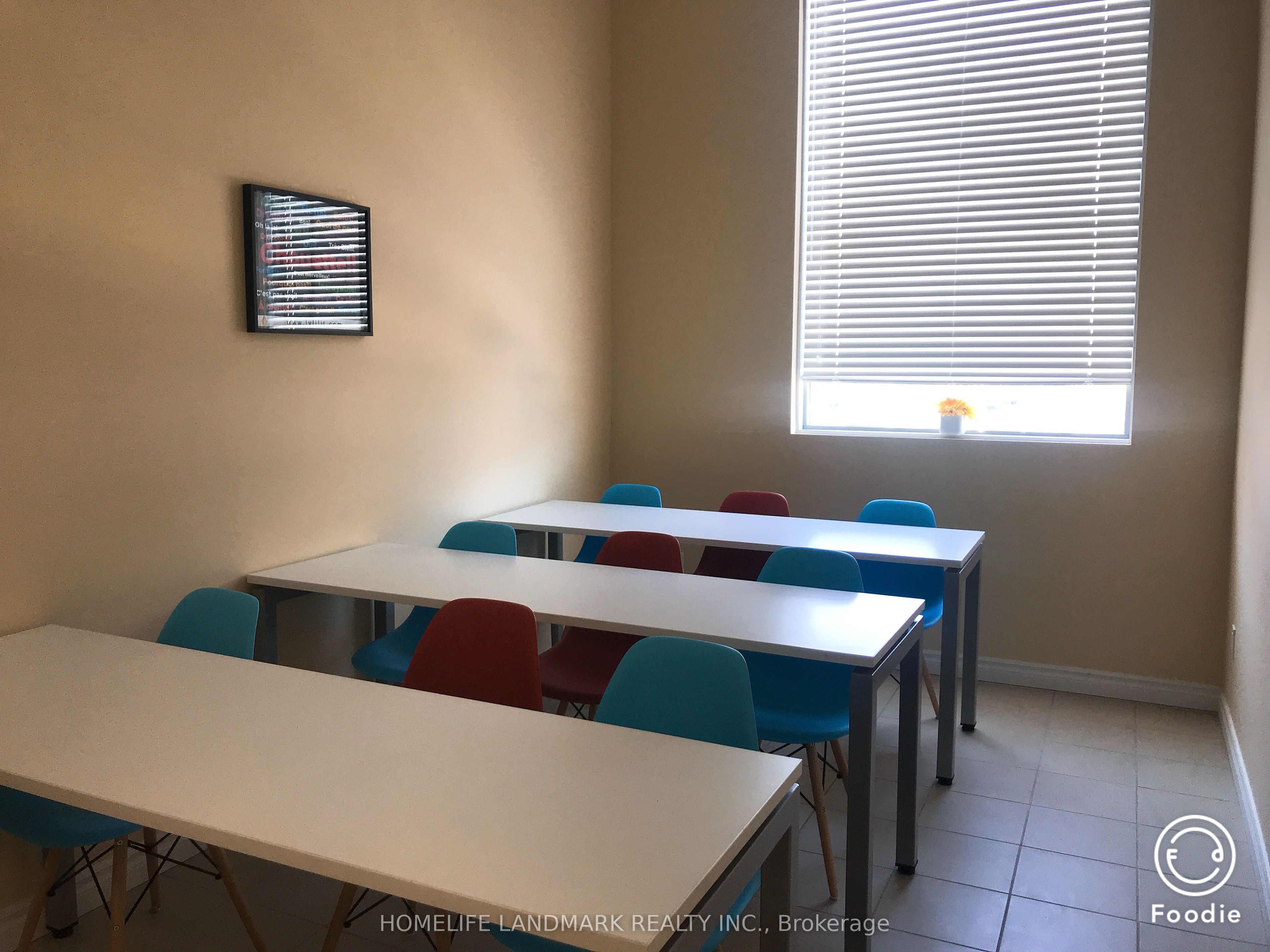 #2077 - 30 South Unionville Avenue Property Photo 8
