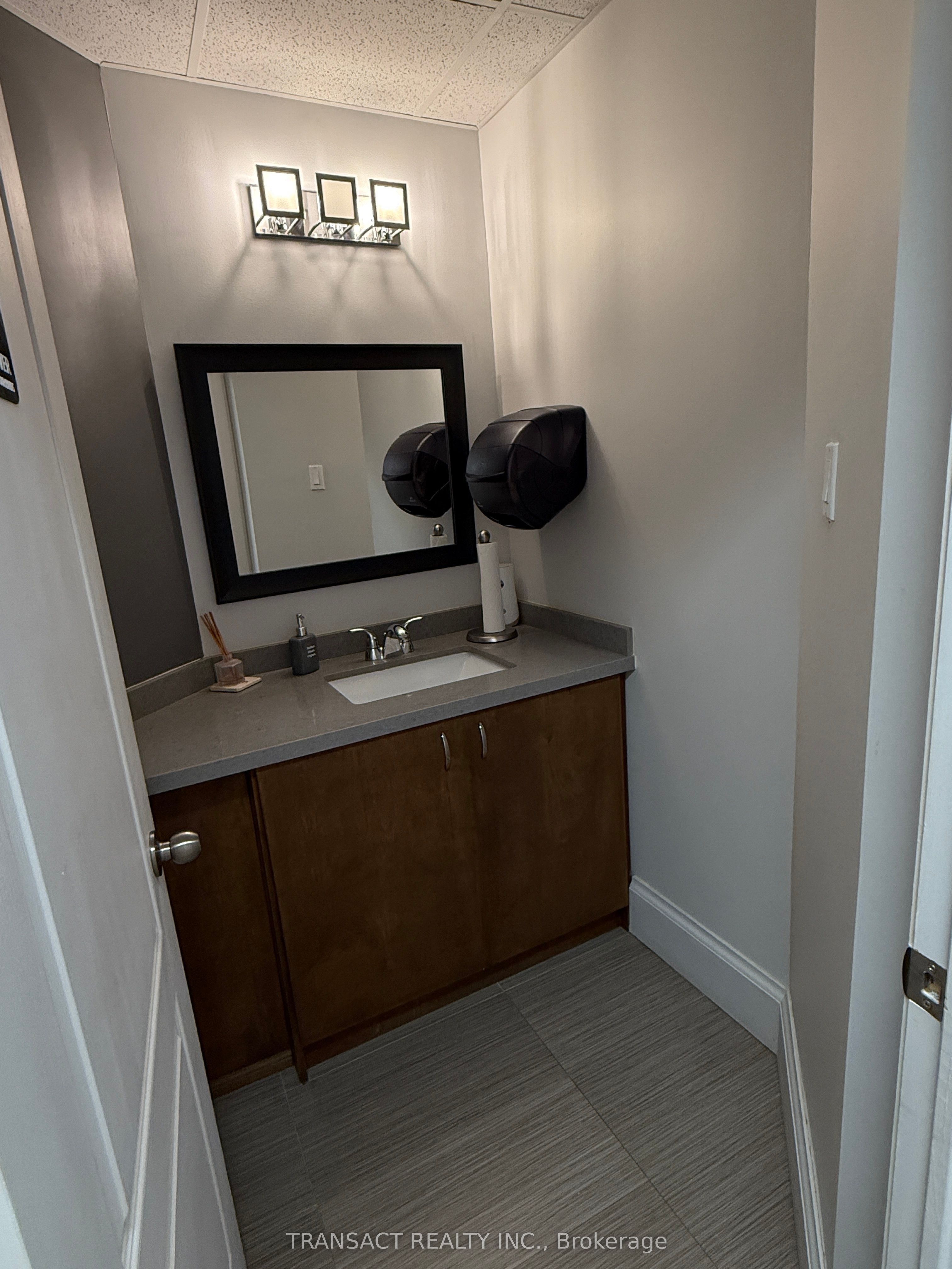 #b3 - 7577 Keele Street Property Photo 22