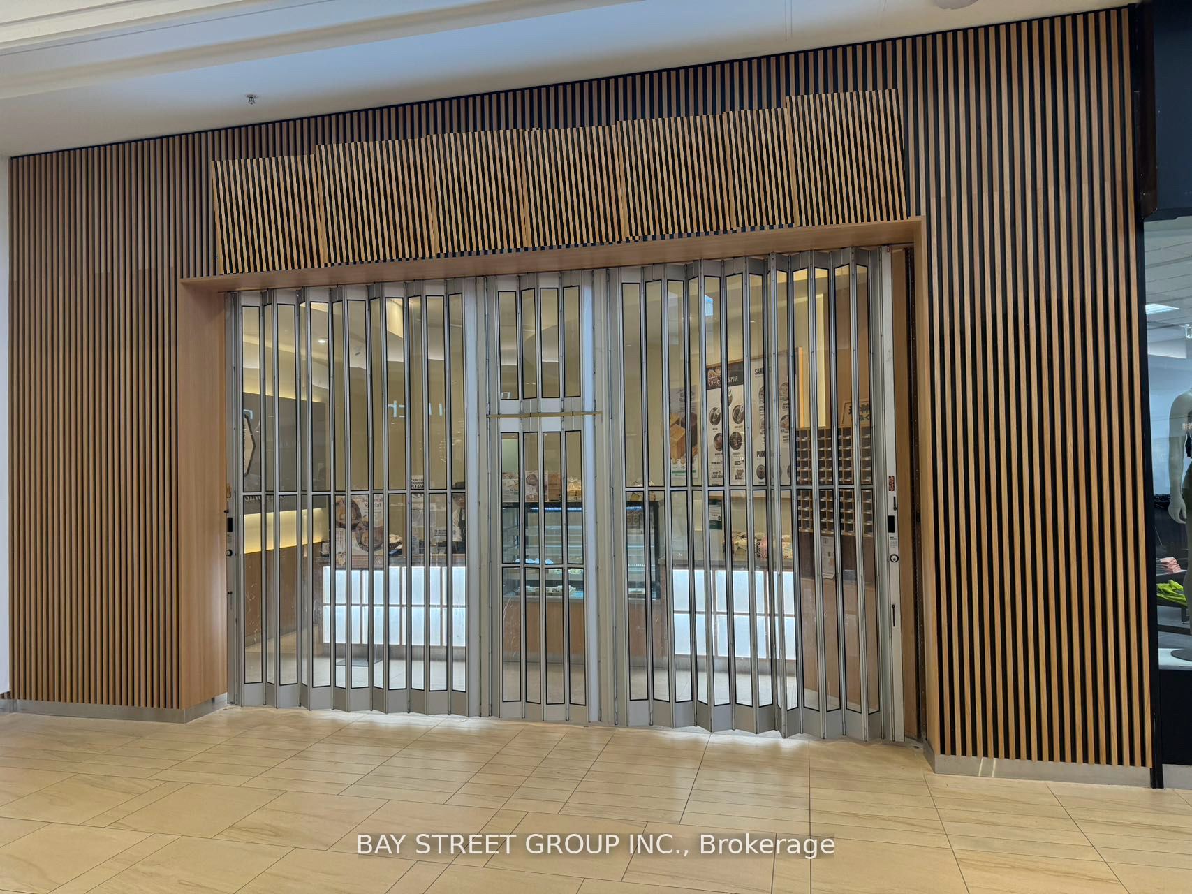 #e018 - 9350 Yonge Street Property Photo 1