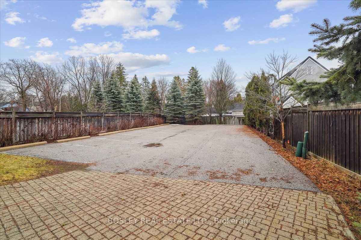 65 Wellington Street Property Photo 30