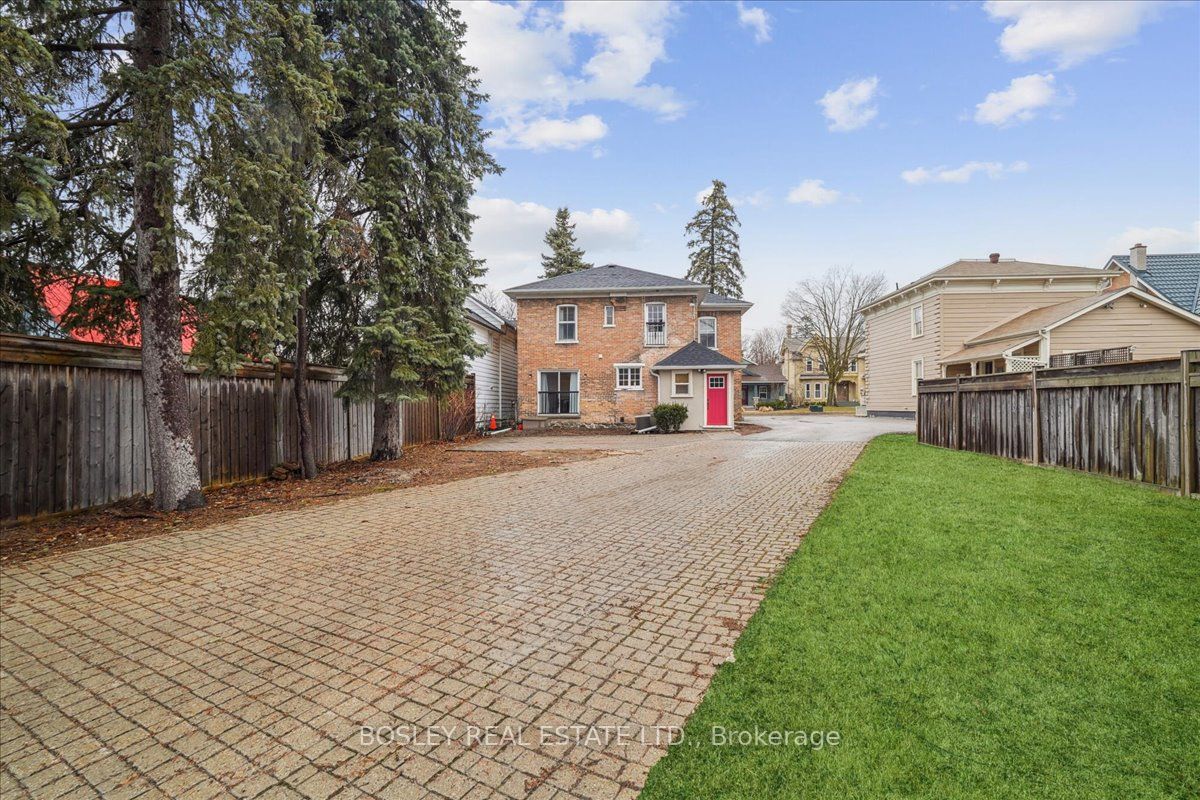 65 Wellington Street Property Photo 32