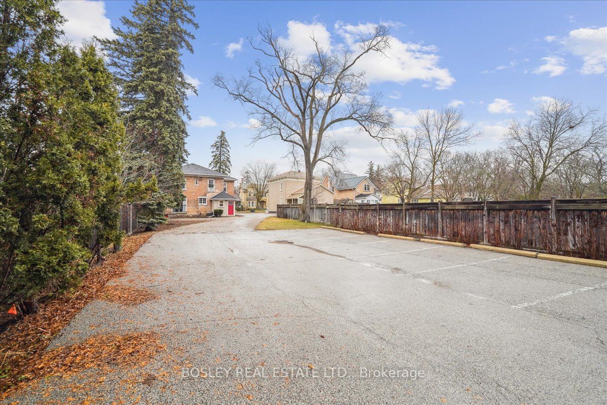 65 Wellington Street Property Photo 33