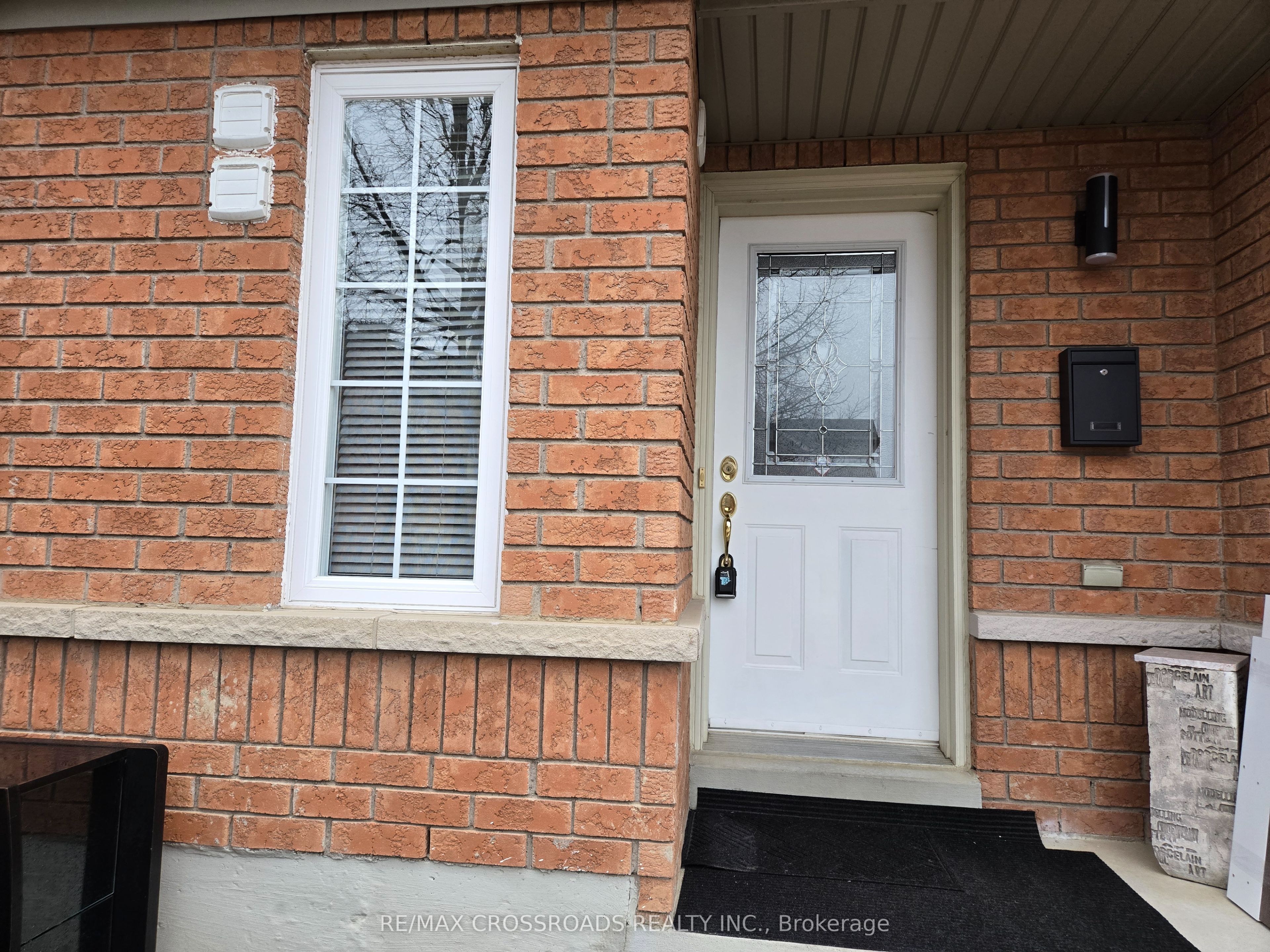 2922 Bur Oak Avenue Property Photo 1