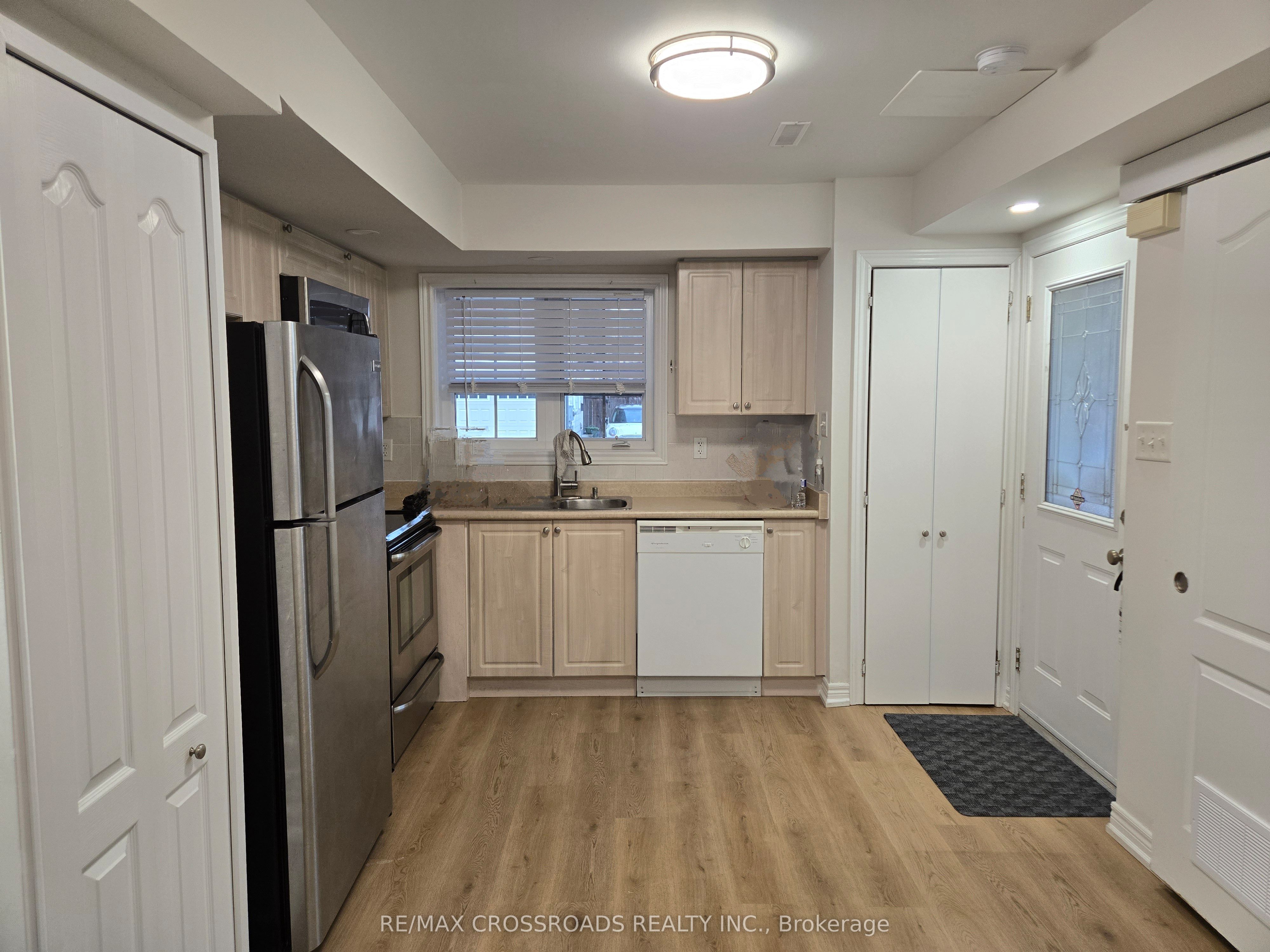 2922 Bur Oak Avenue Property Photo 5