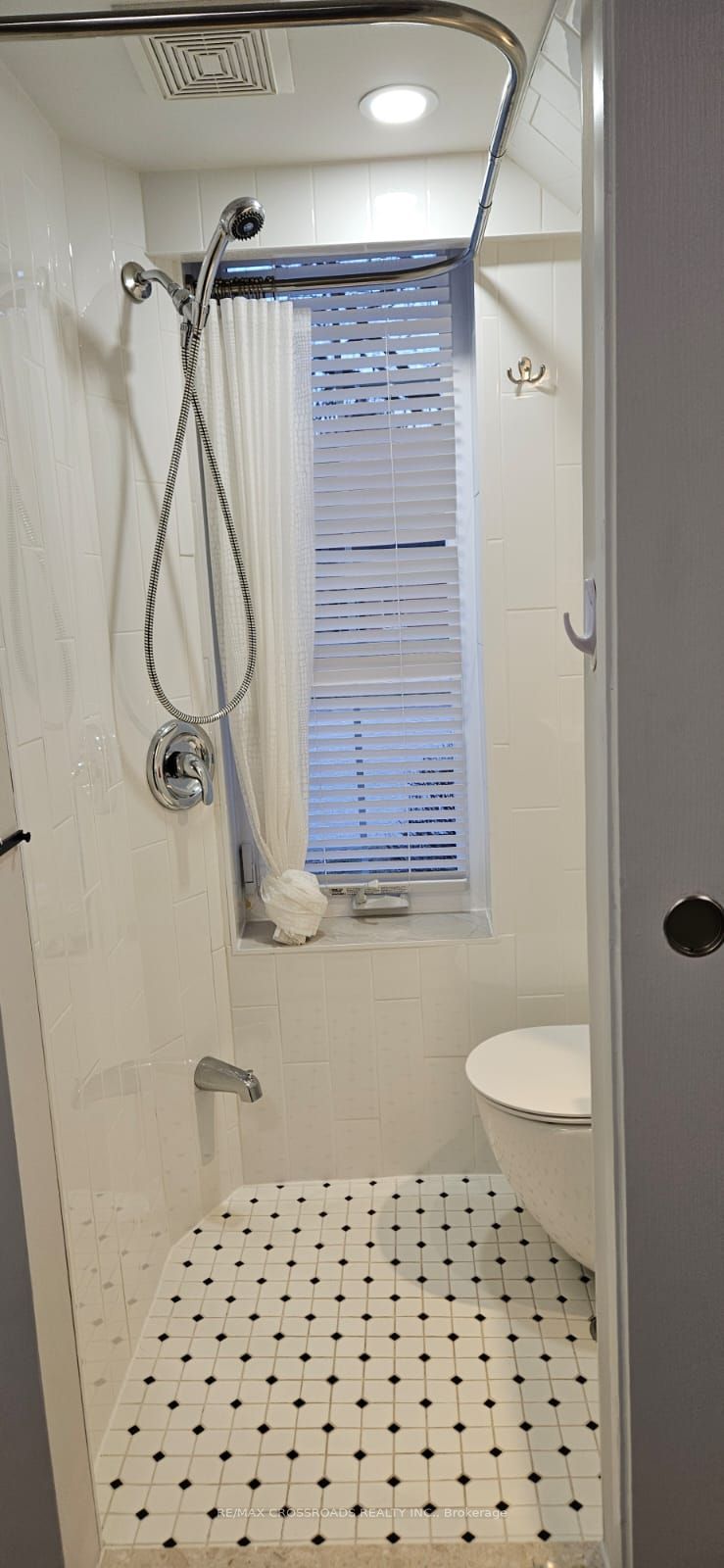2922 Bur Oak Avenue Property Photo 10
