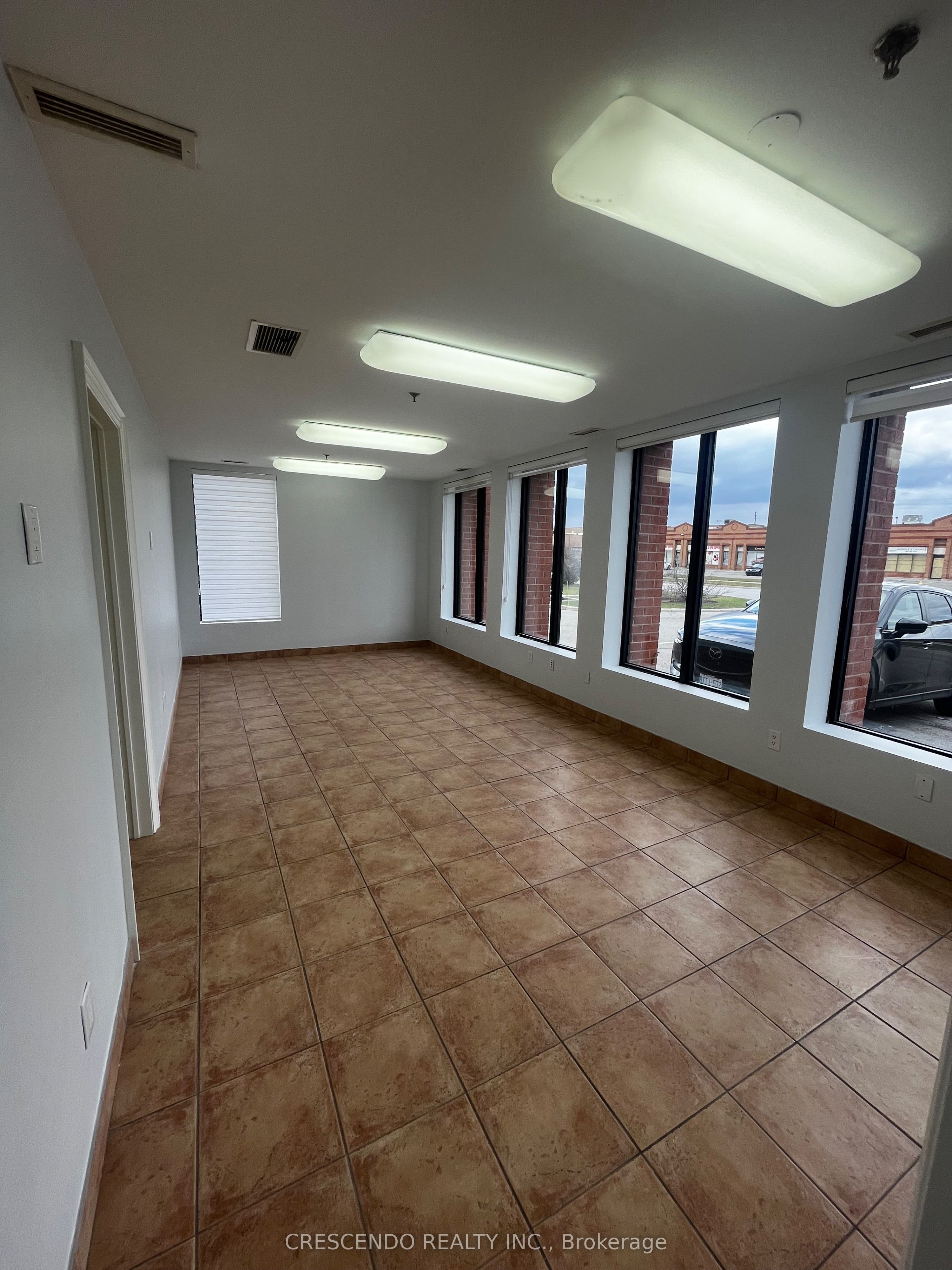 #2 - 131 Winges Road Property Photo 4