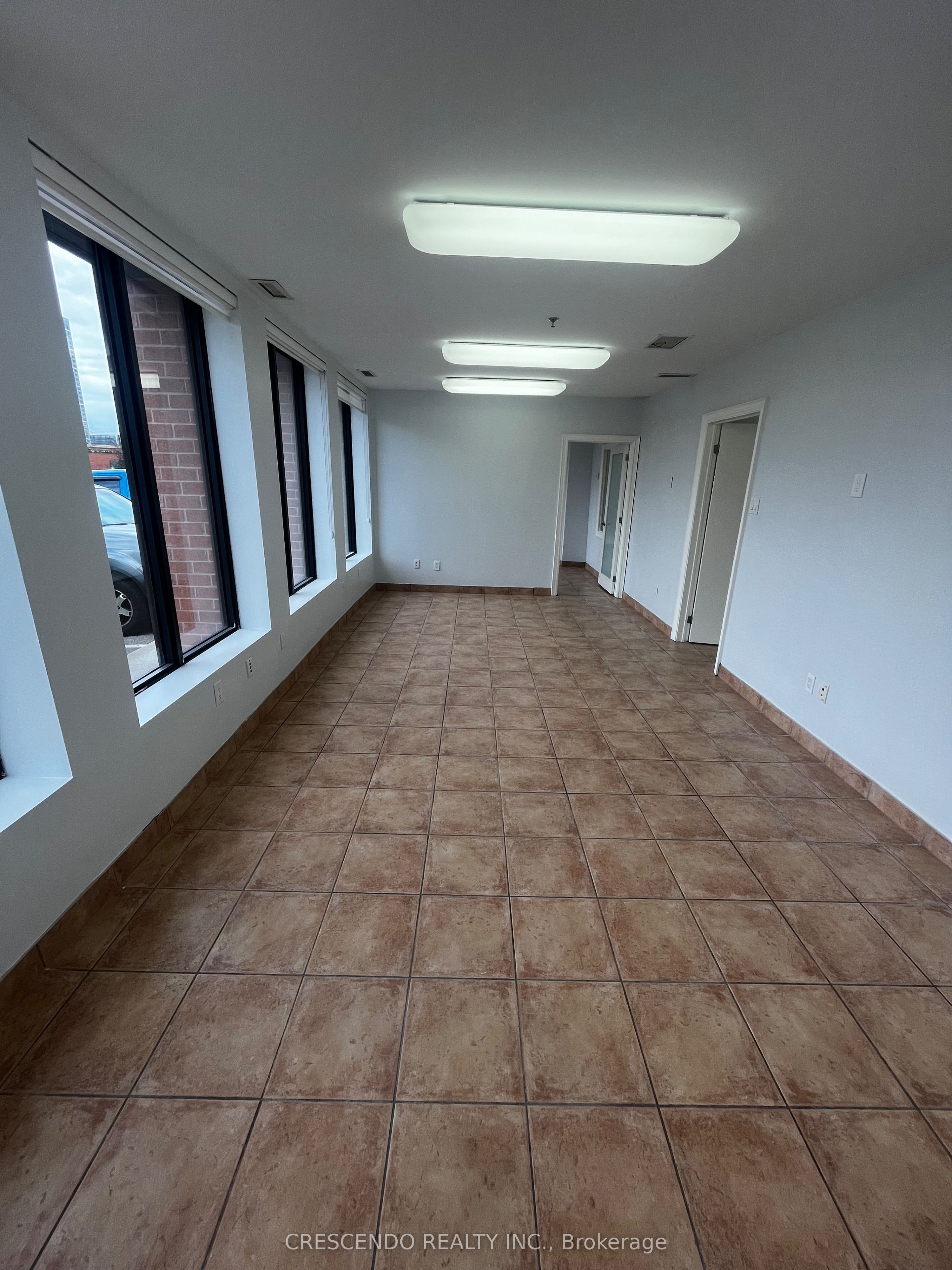 #2 - 131 Winges Road Property Photo 5