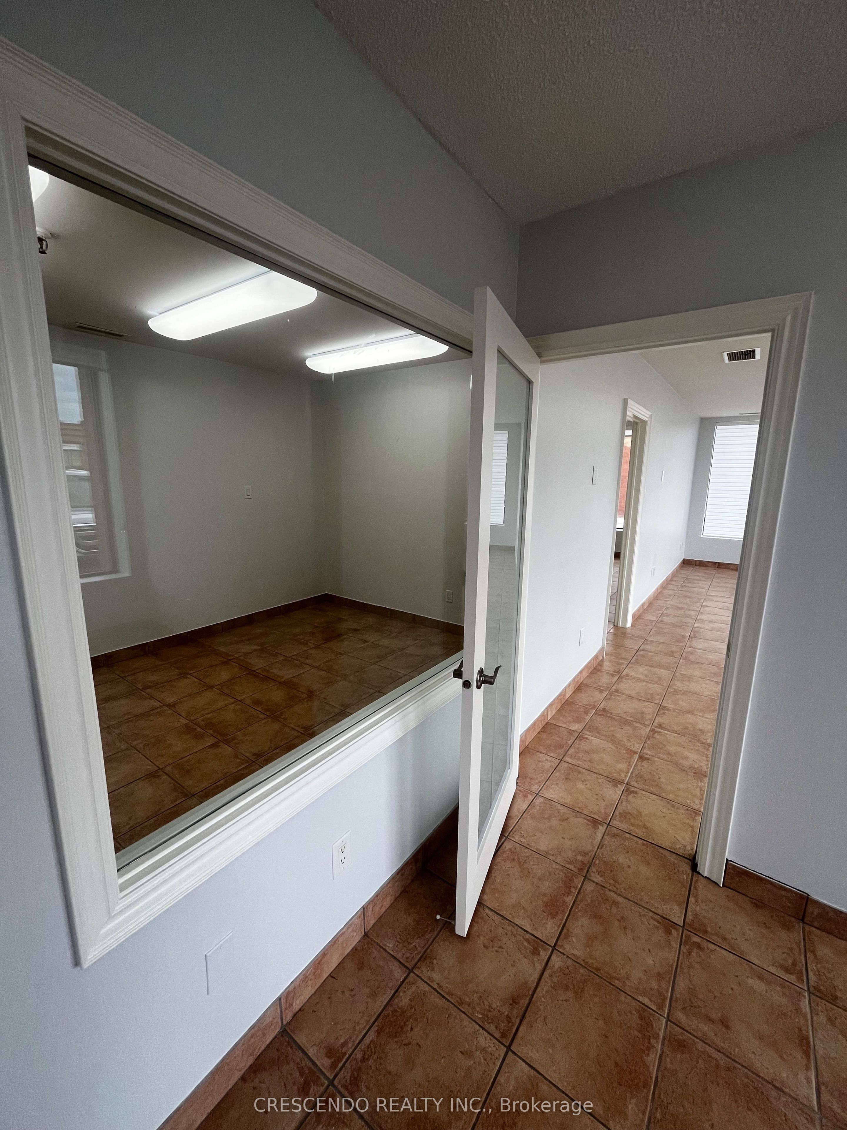 #2 - 131 Winges Road Property Photo 7
