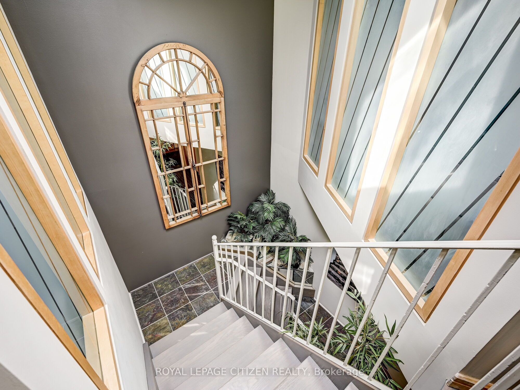 #1 - 30 Pennsylvania Avenue Property Photo 26