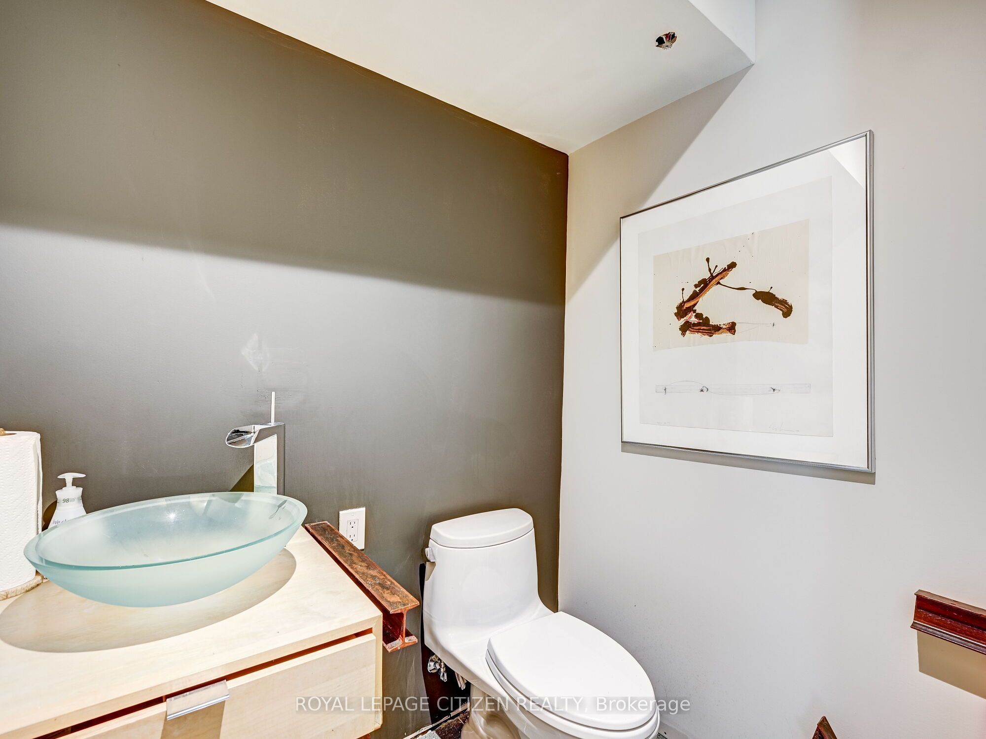 #1 - 30 Pennsylvania Avenue Property Photo 35