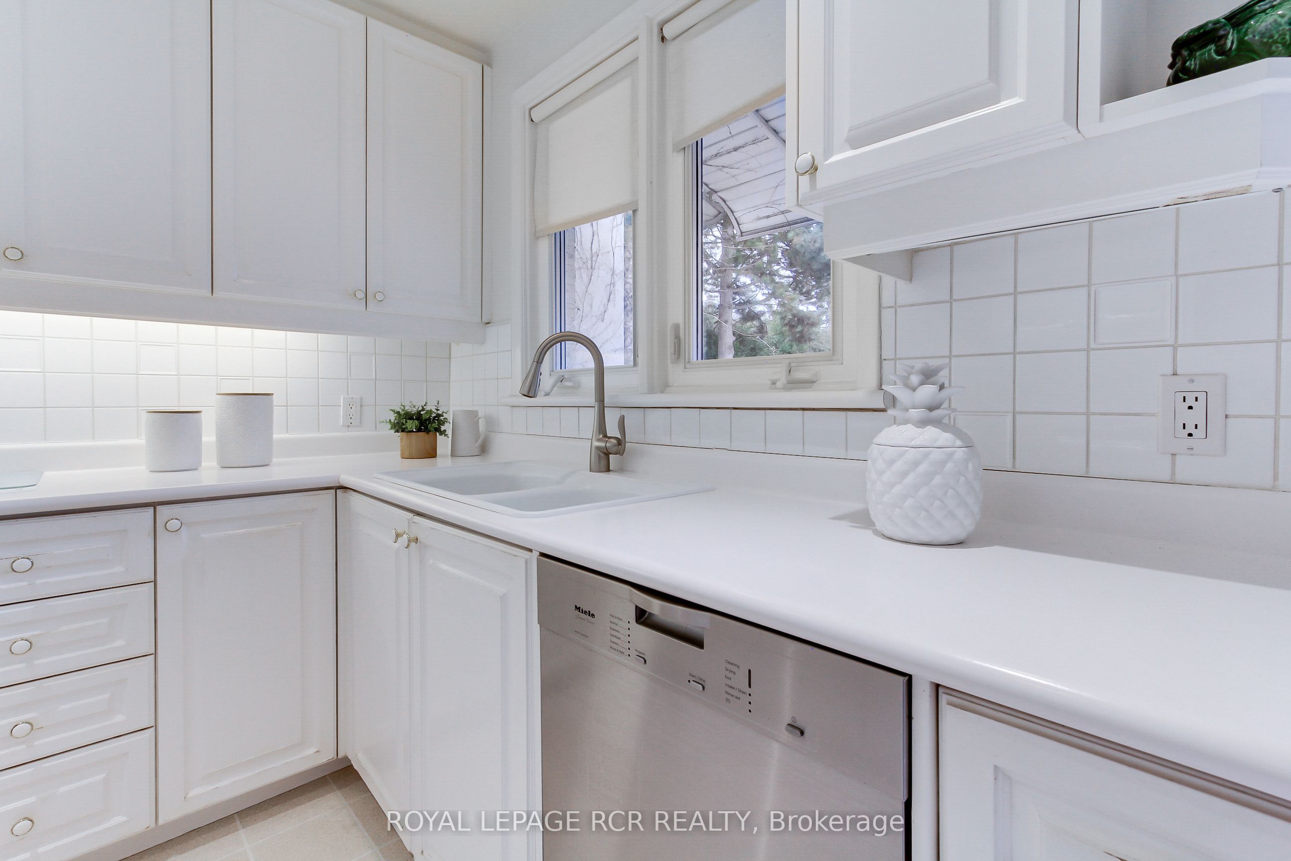 4 Thornlea Court Property Photo 16