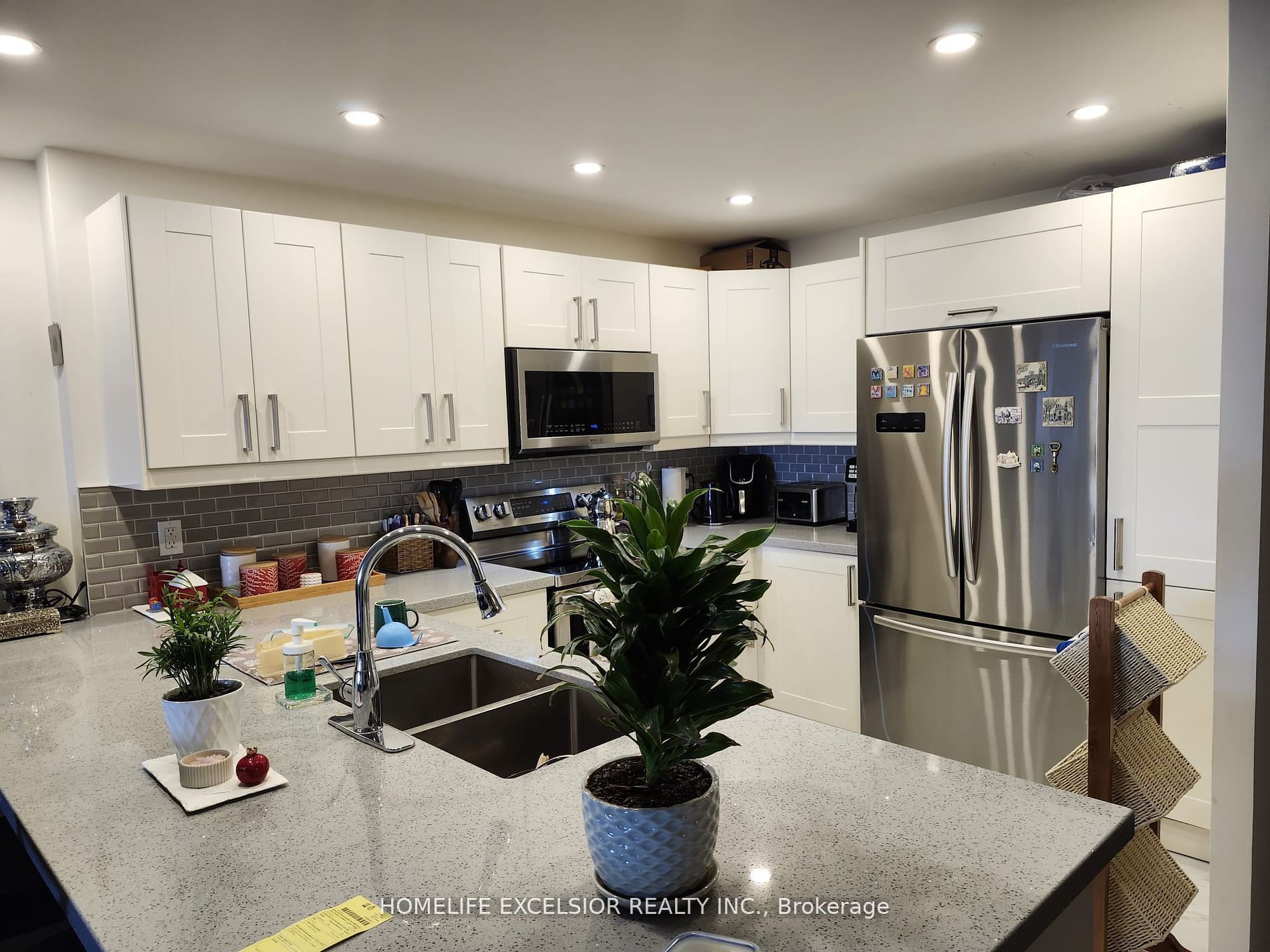 7601 Bathurst Street 1402 Property Photo 3
