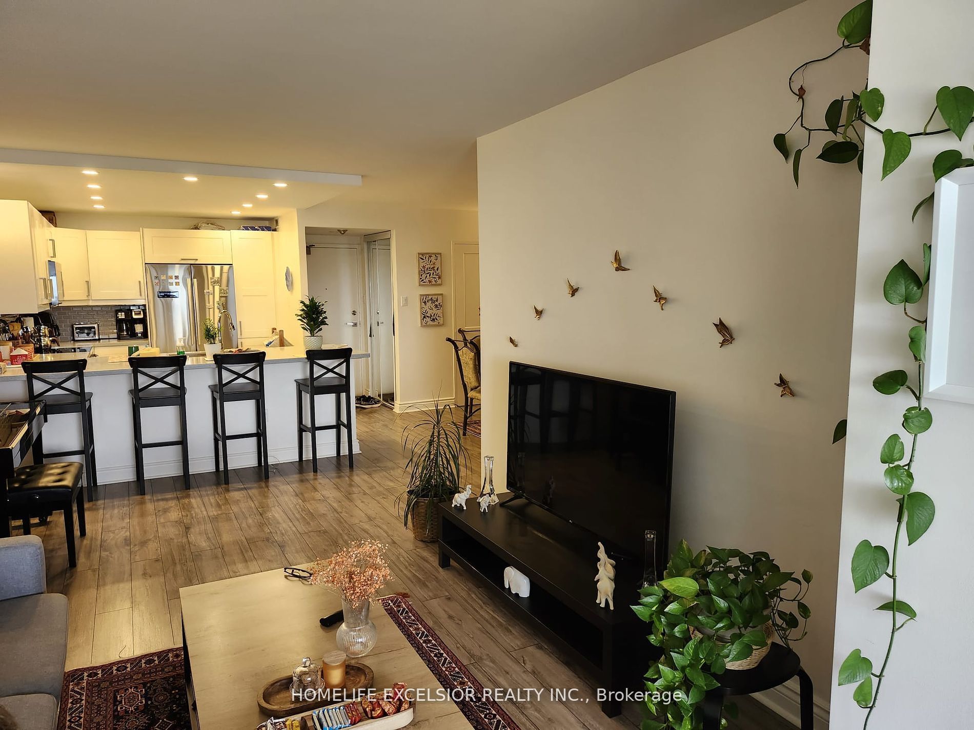 7601 Bathurst Street 1402 Property Photo 6