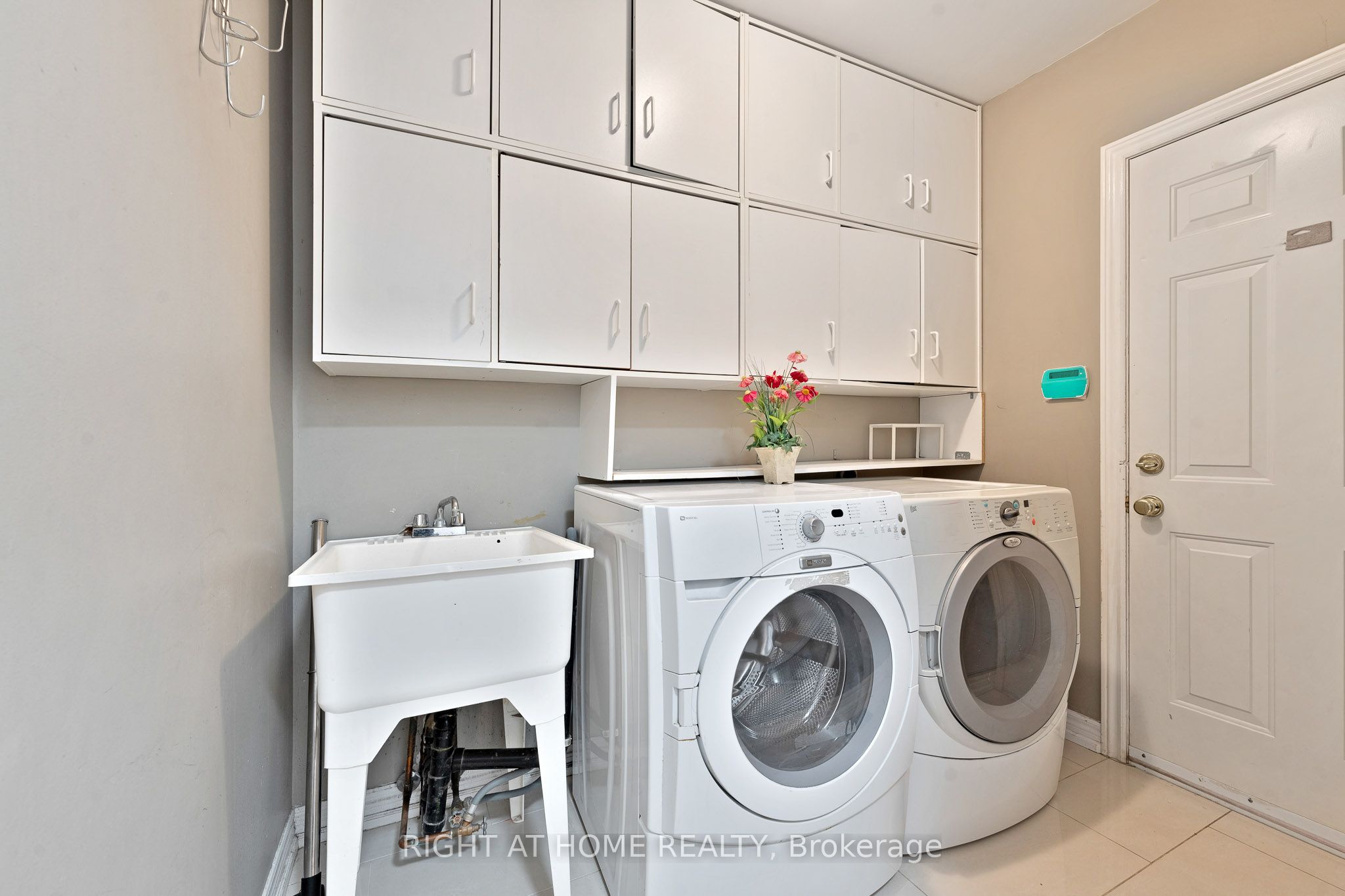 37 Newbridge Avenue Property Photo 38