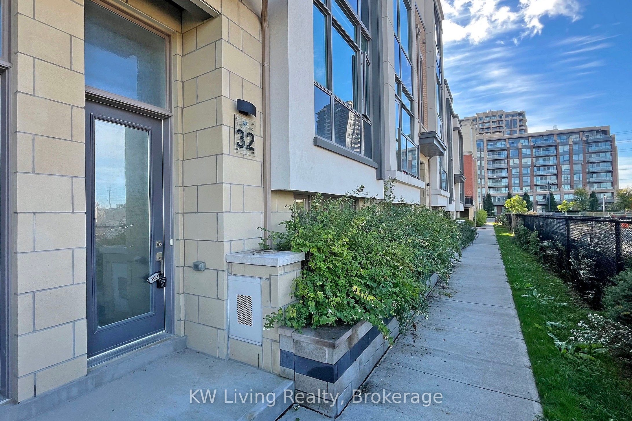 32 Teasel Way Property Photo 1