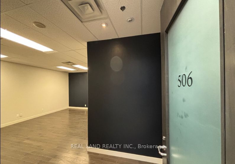 #506 - 3621 Highway 7 Property Photo 3