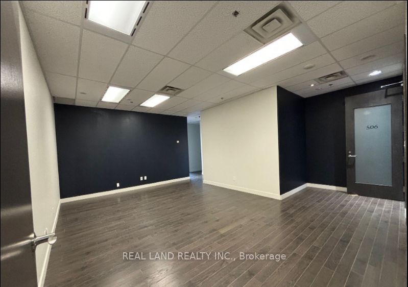 #506 - 3621 Highway 7 Property Photo 4