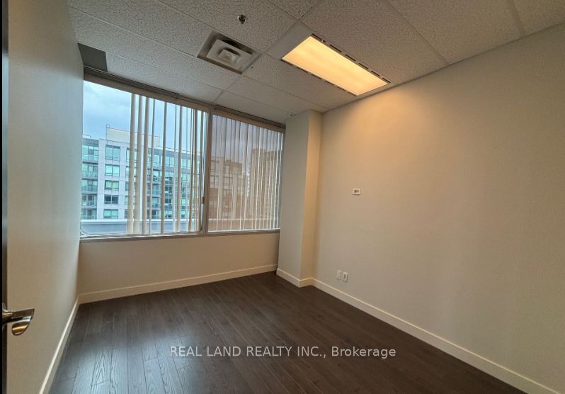 #506 - 3621 Highway 7 Property Photo 7