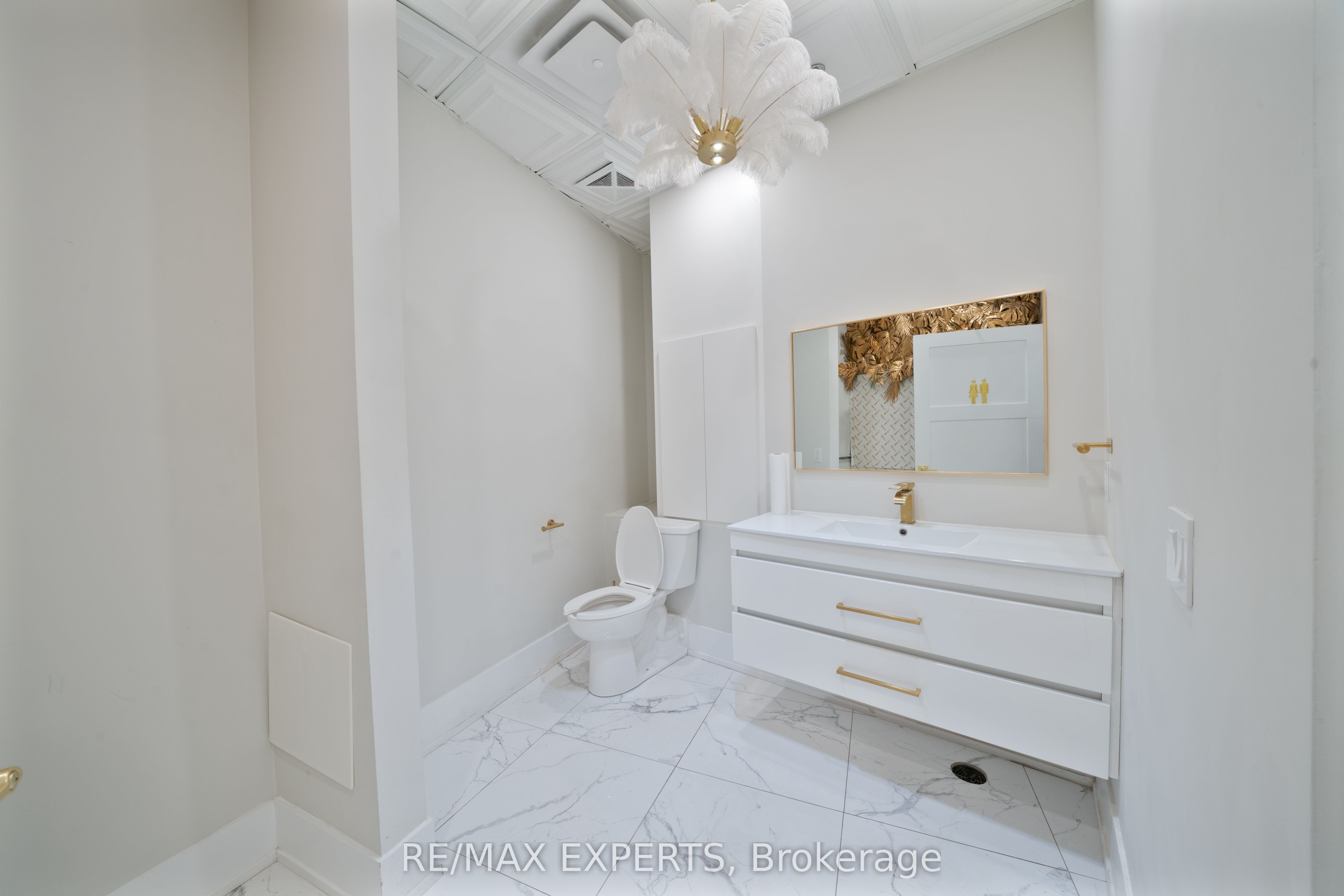 #3 - 7730 Kipling Avenue Property Photo 12