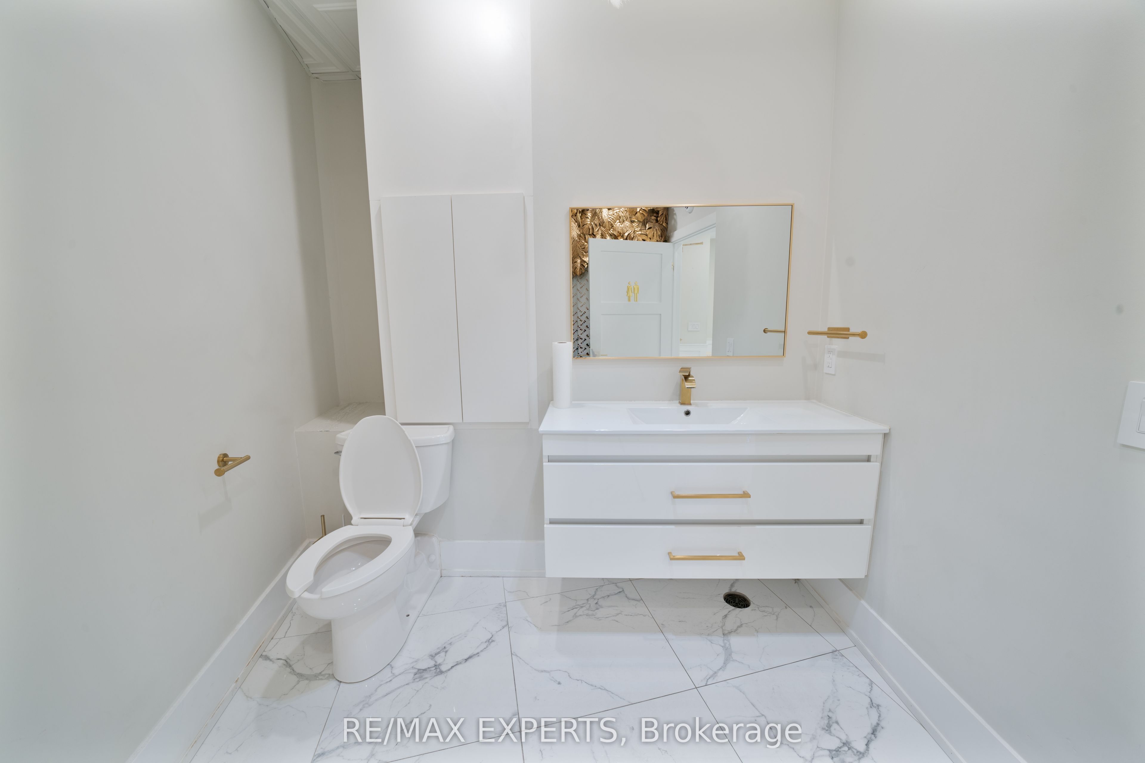 #3 - 7730 Kipling Avenue Property Photo 14
