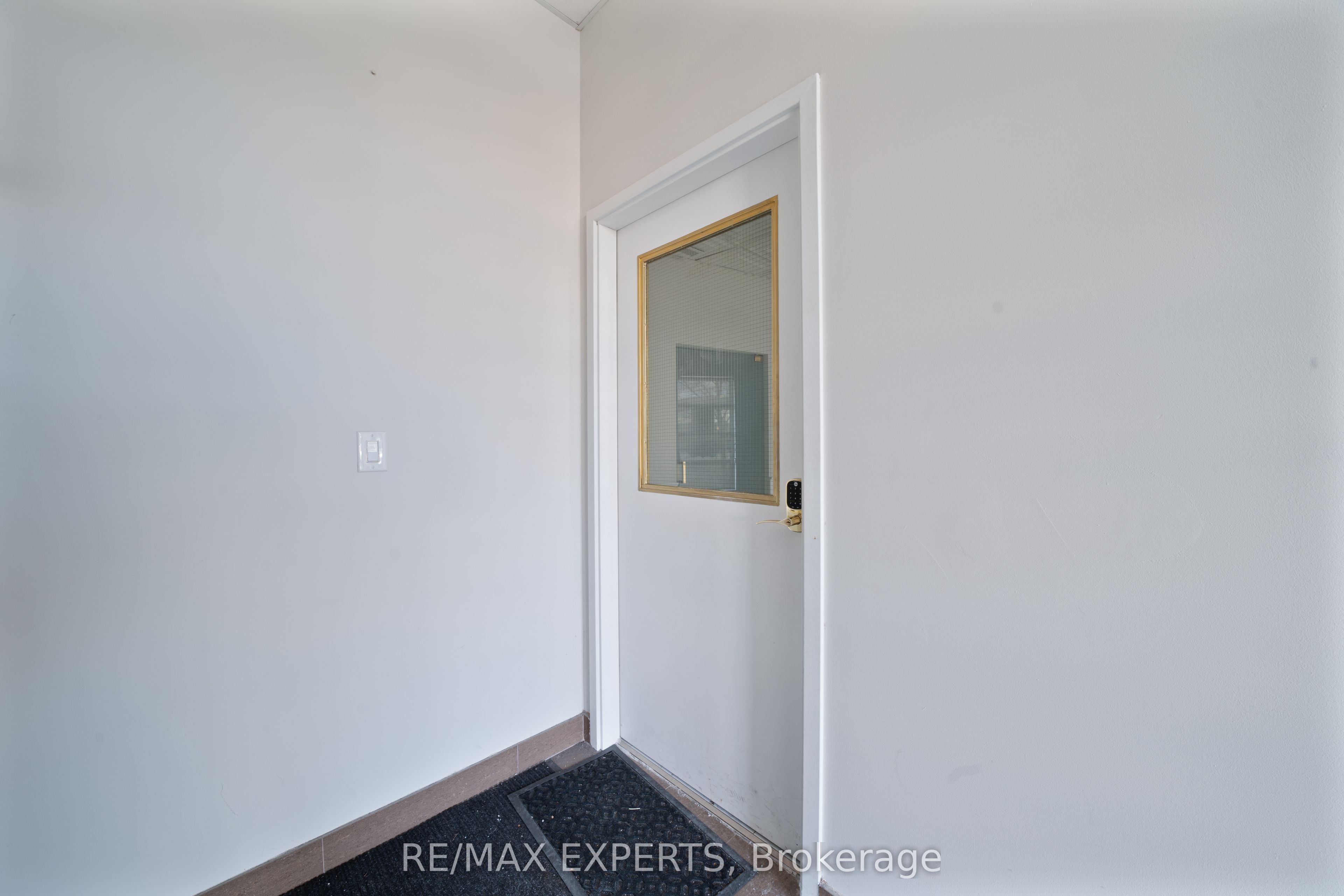 #3 - 7730 Kipling Avenue Property Photo 17
