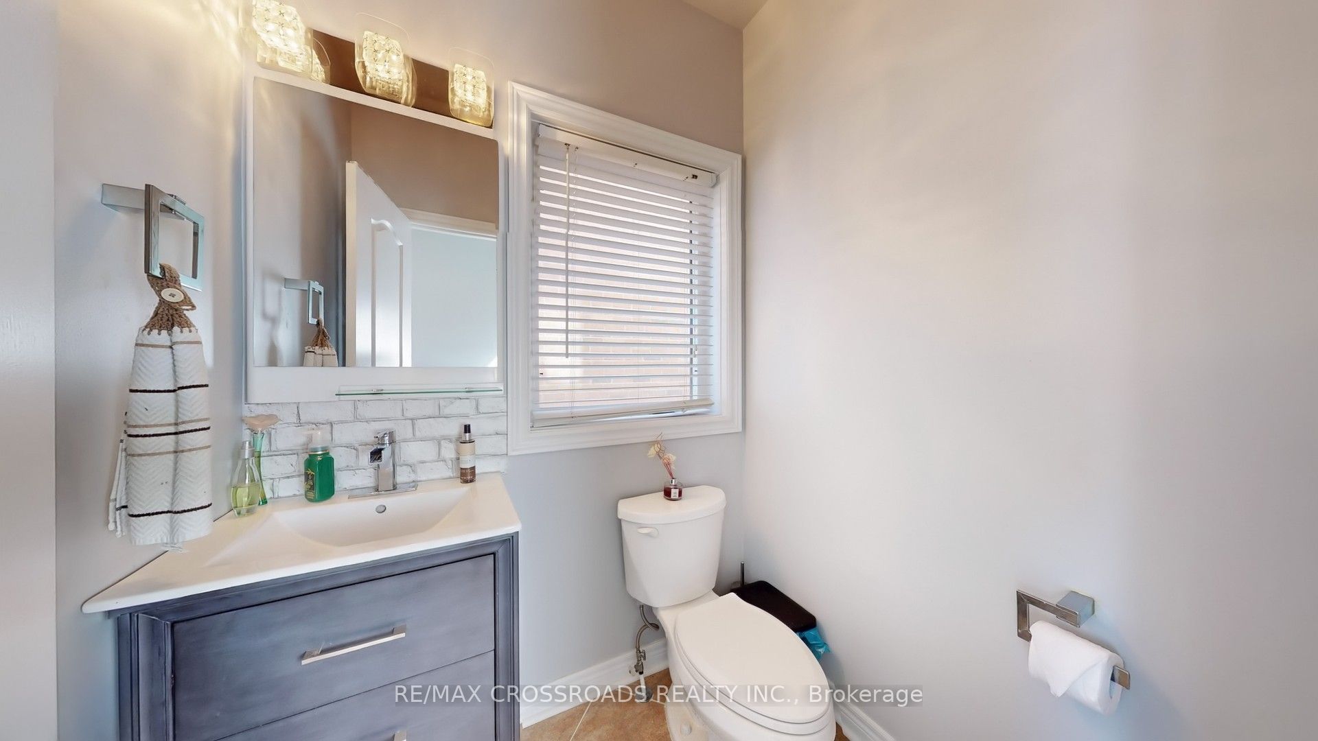 68 Arco Cir Property Photo 8