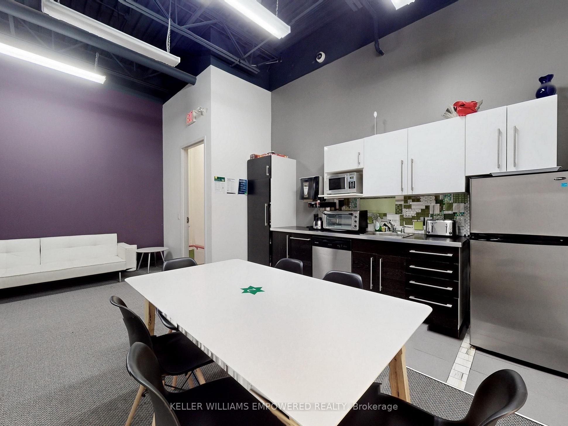 #1-upper - 999 Edgeley Boulevard Property Photo 16