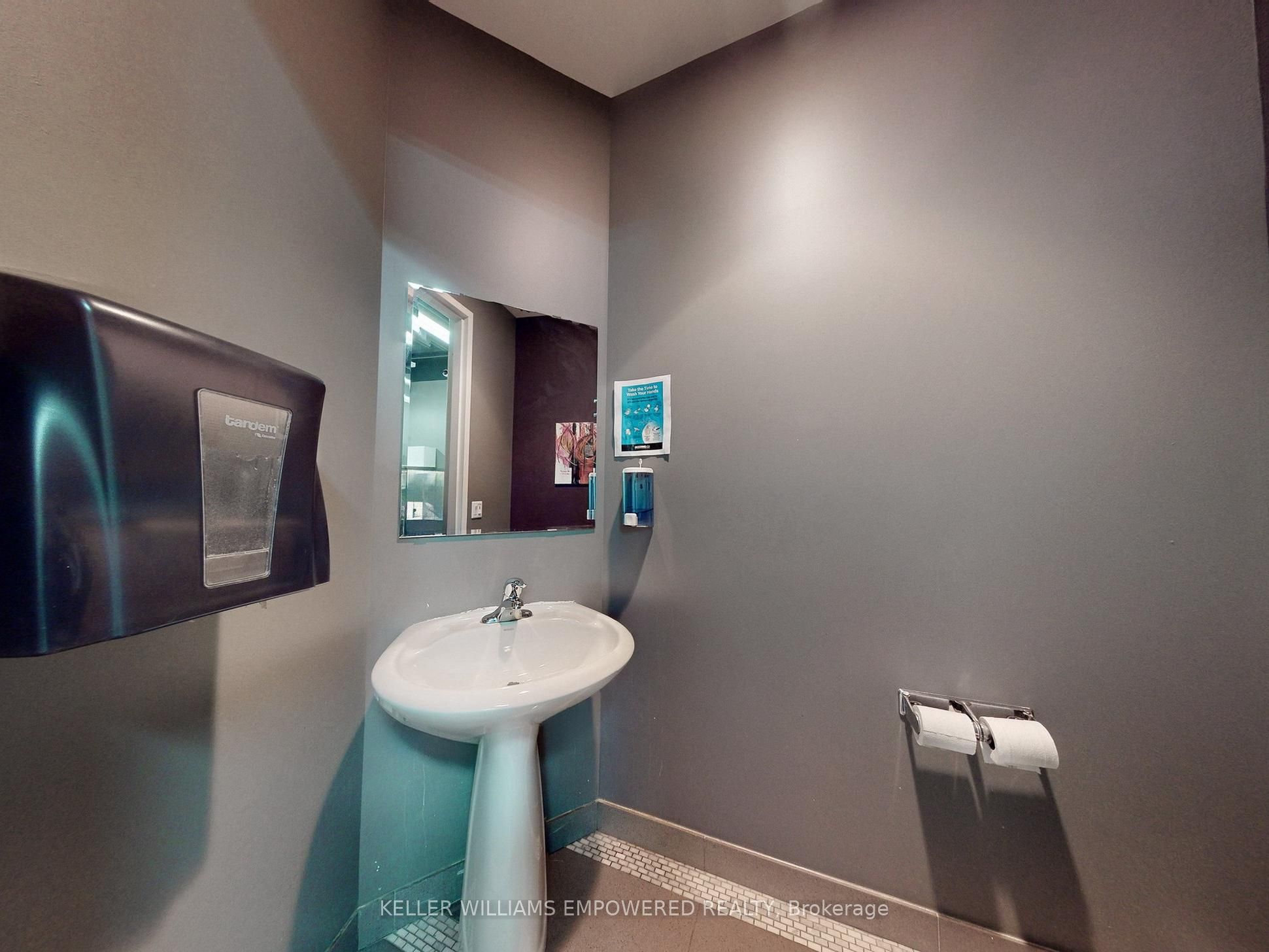 #1-upper - 999 Edgeley Boulevard Property Photo 23