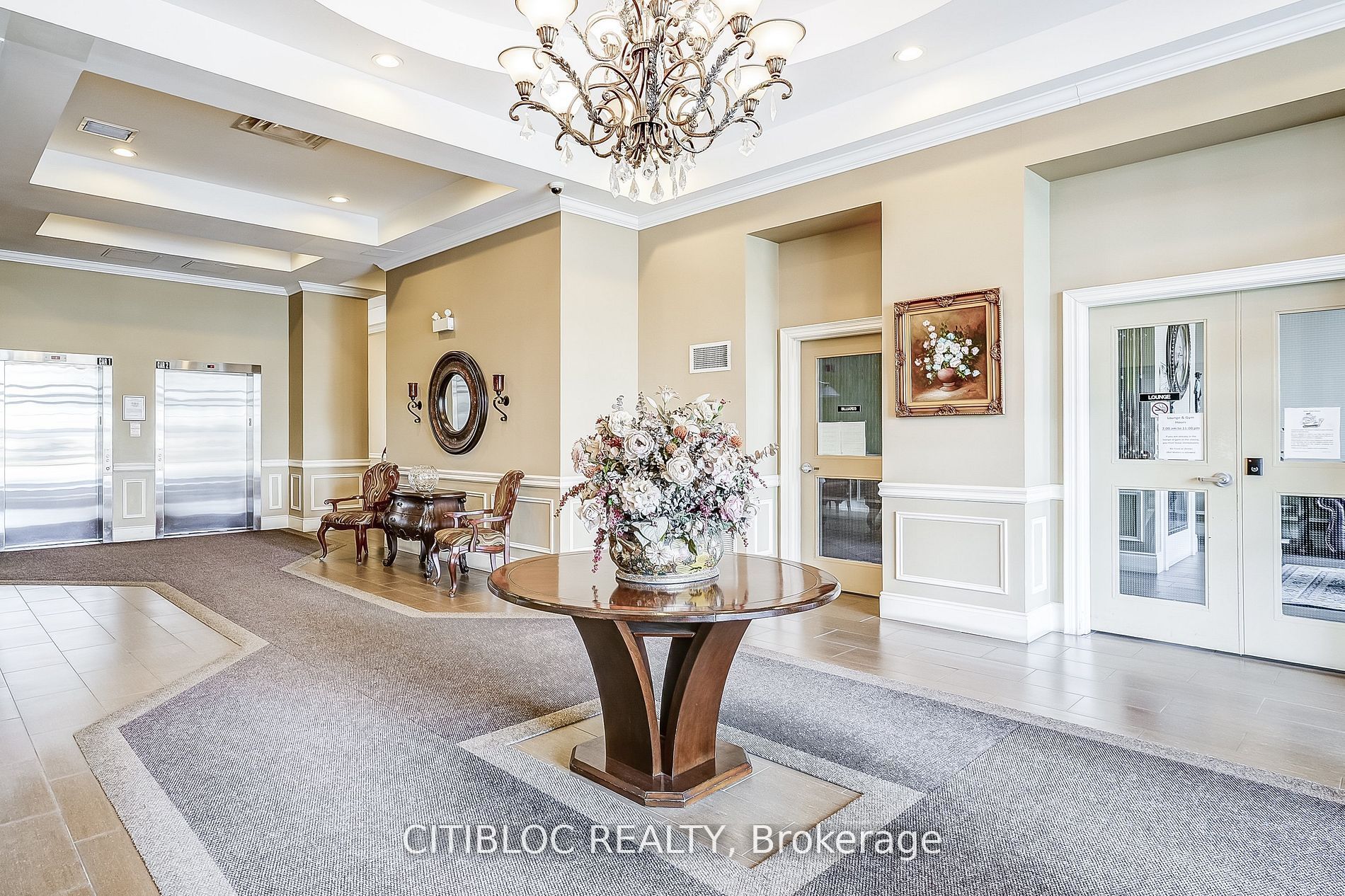 #236 - 10211 Keele Street Property Photo 2