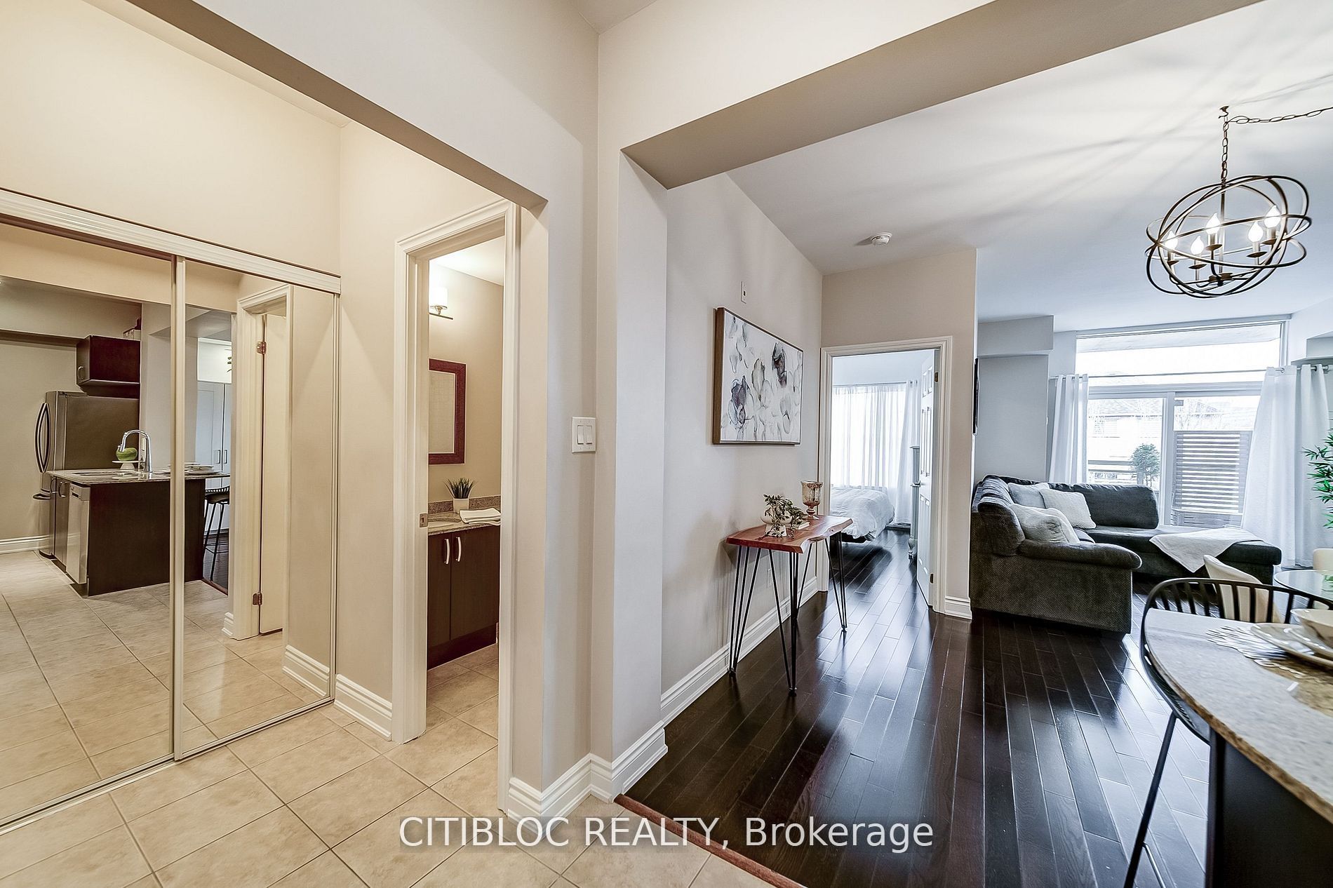 #236 - 10211 Keele Street Property Photo 6