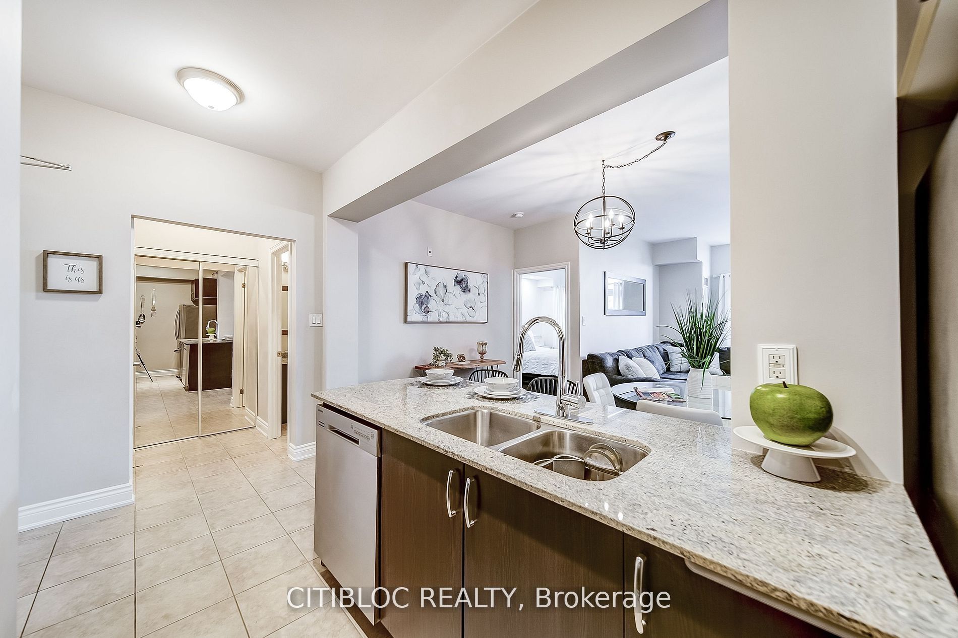 #236 - 10211 Keele Street Property Photo 9