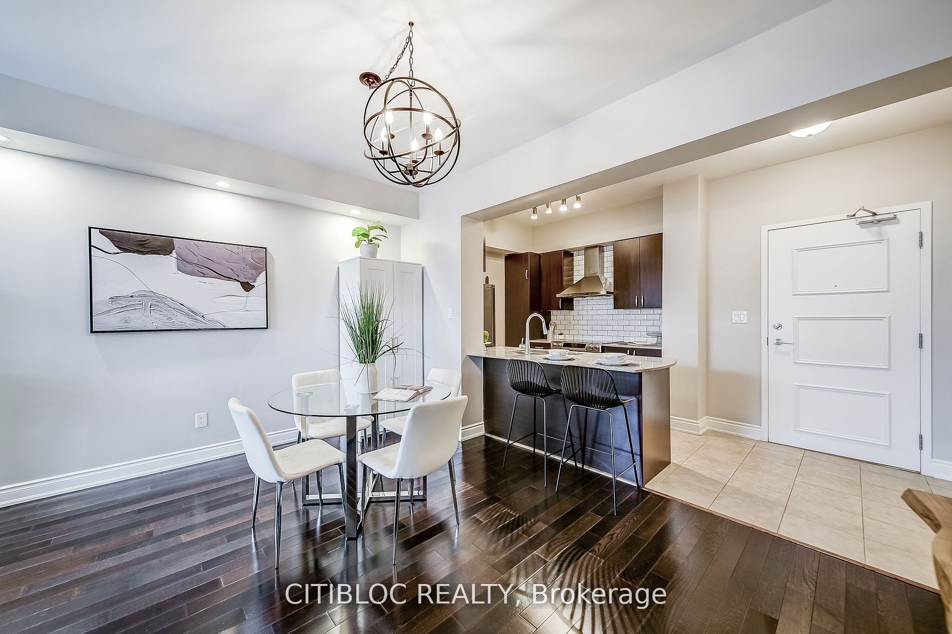 #236 - 10211 Keele Street Property Photo 12