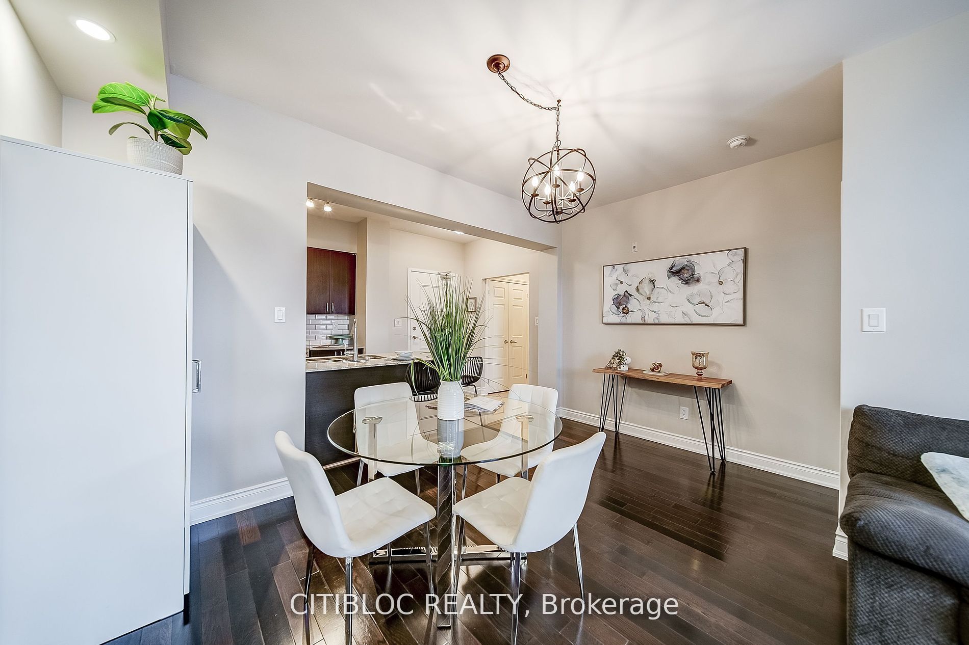 #236 - 10211 Keele Street Property Photo 13