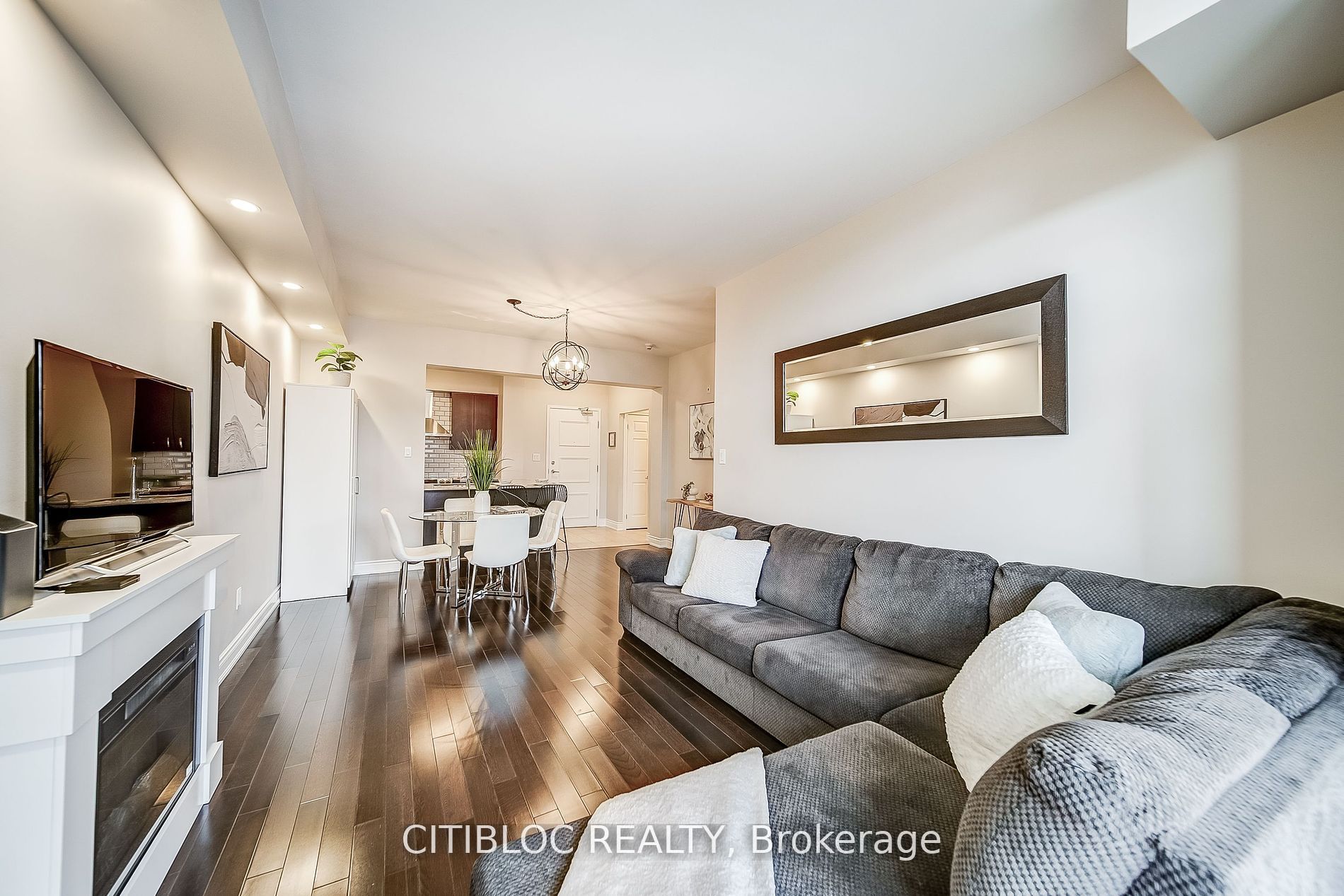 #236 - 10211 Keele Street Property Photo 14