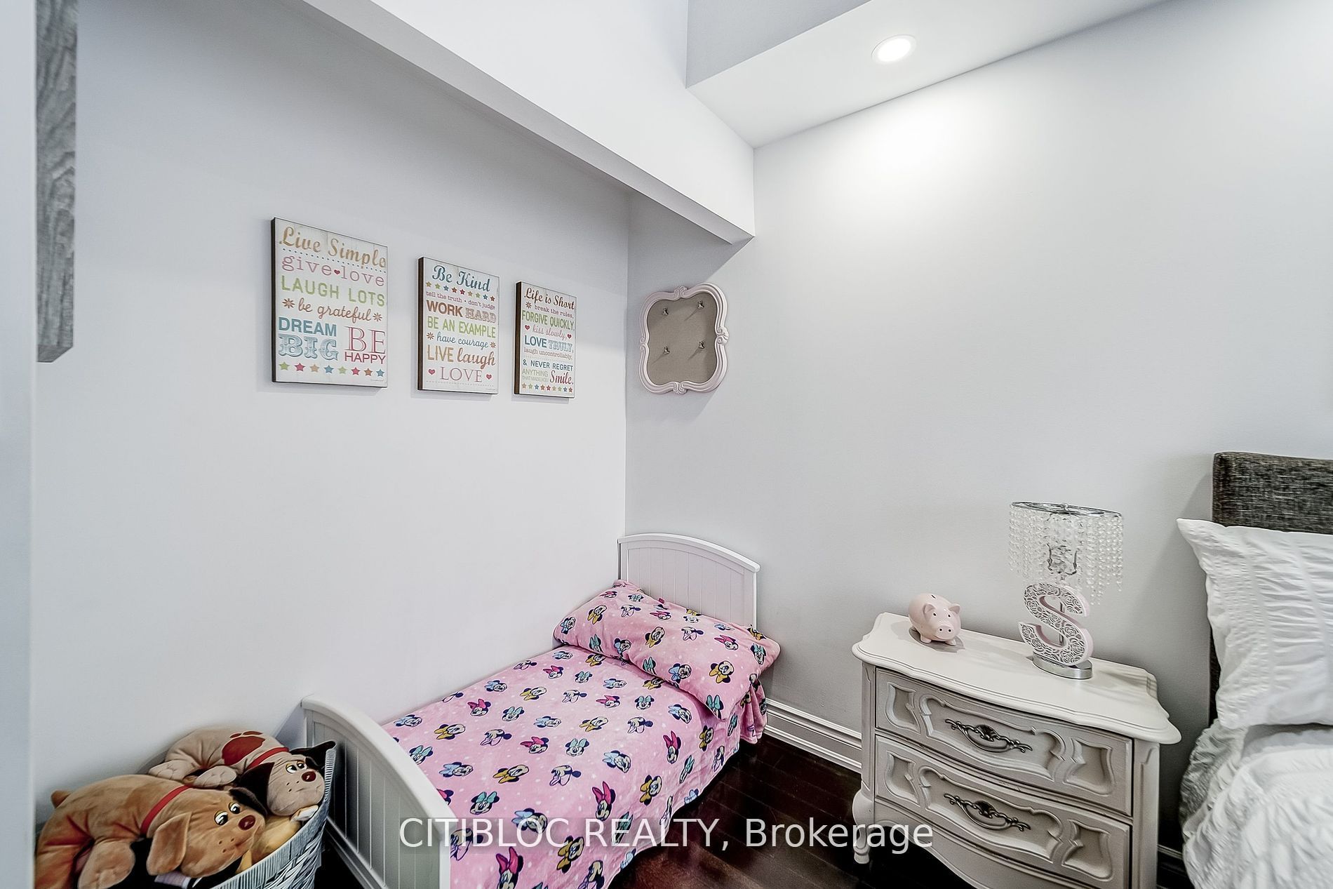 #236 - 10211 Keele Street Property Photo 22