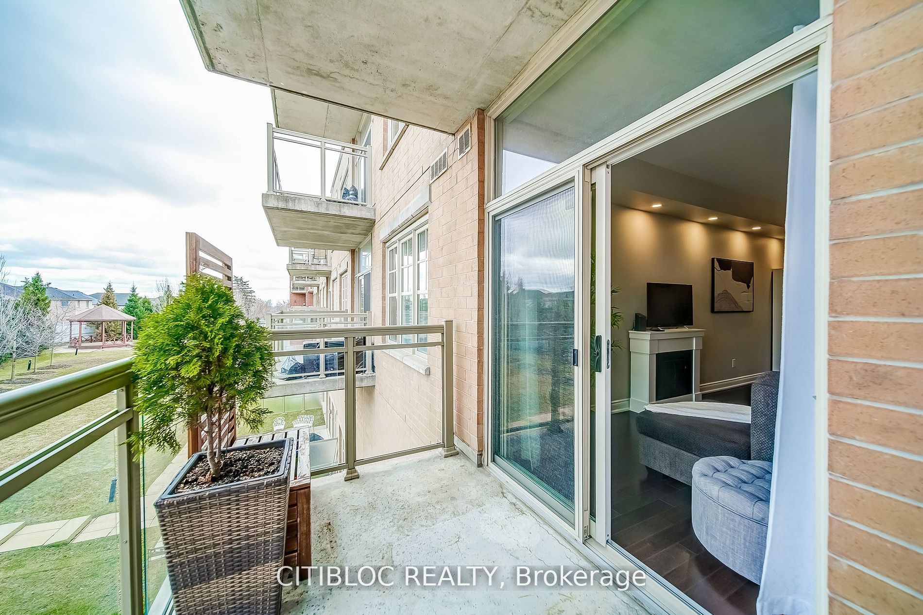 #236 - 10211 Keele Street Property Photo 24