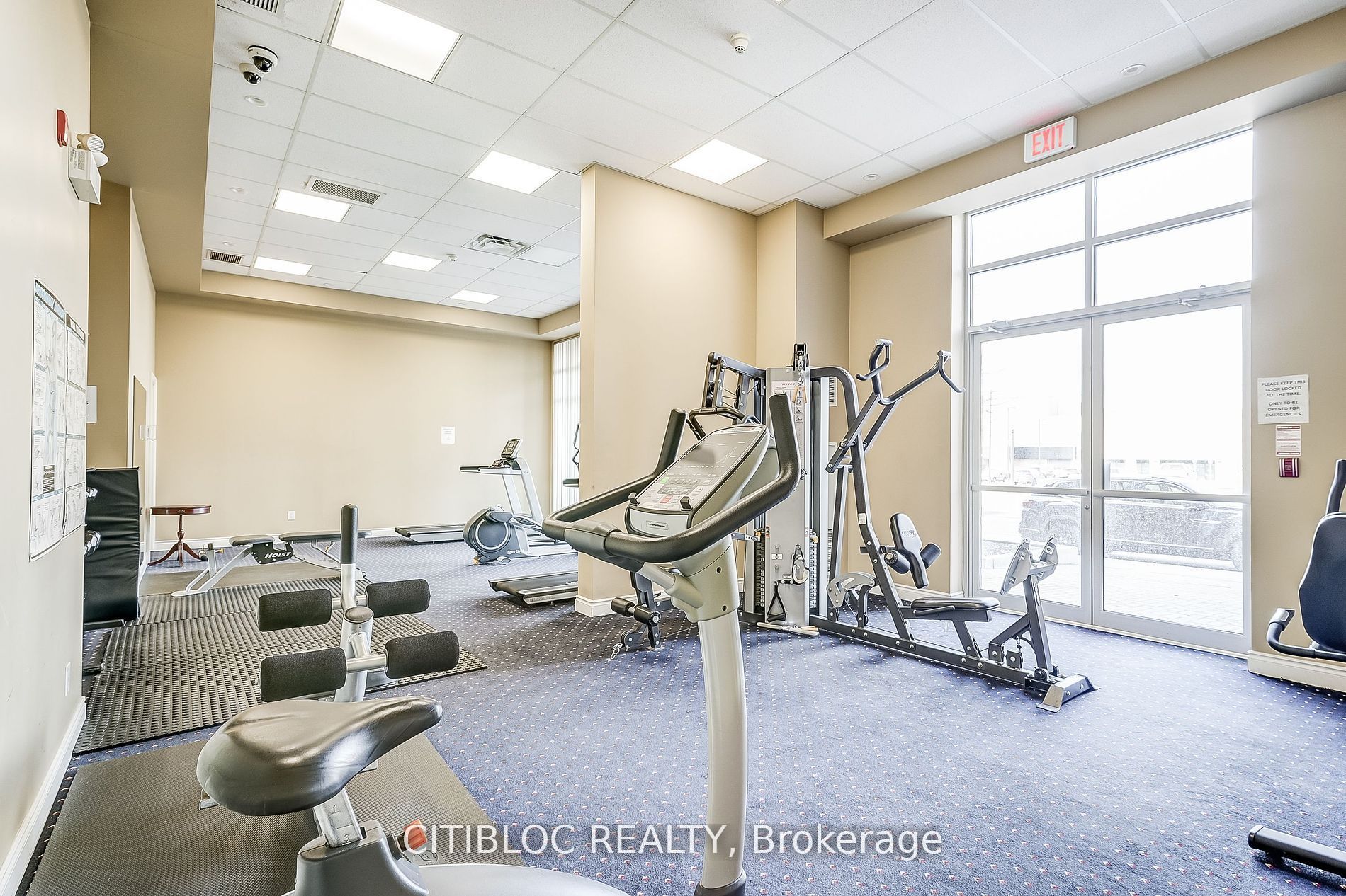 #236 - 10211 Keele Street Property Photo 27