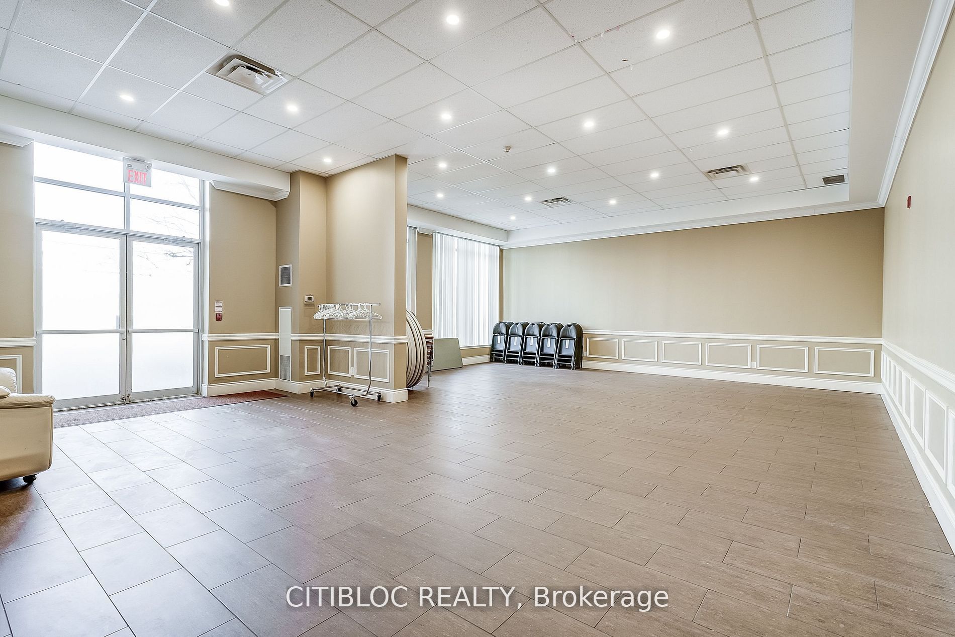 #236 - 10211 Keele Street Property Photo 30