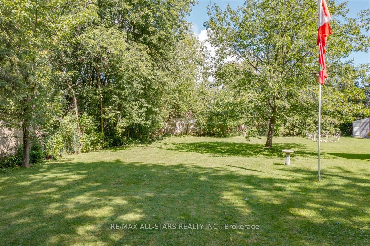 288 Woodycrest Ave Property Photo 5