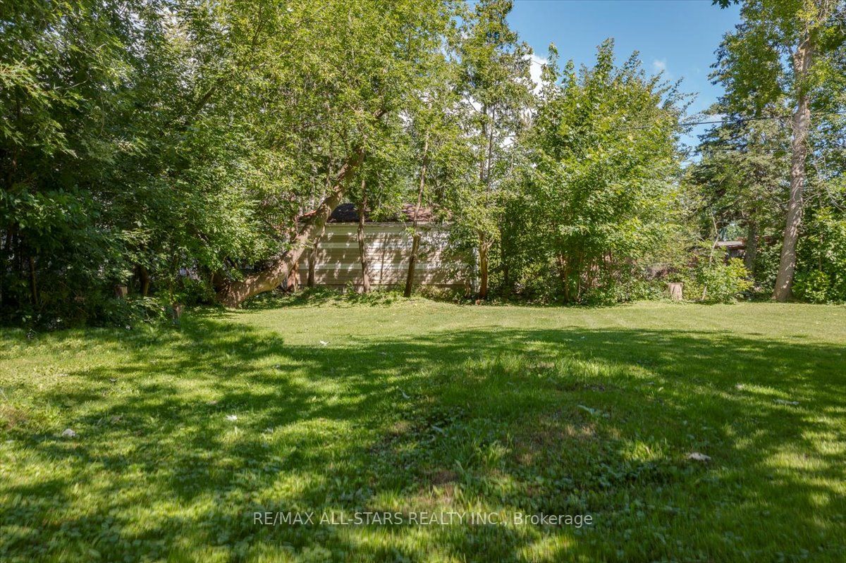 288 Woodycrest Ave Property Photo 7