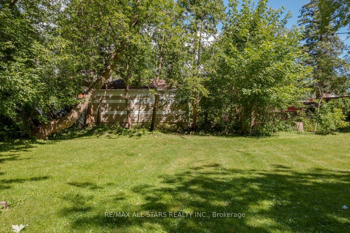 288 Woodycrest Ave Property Photo 8