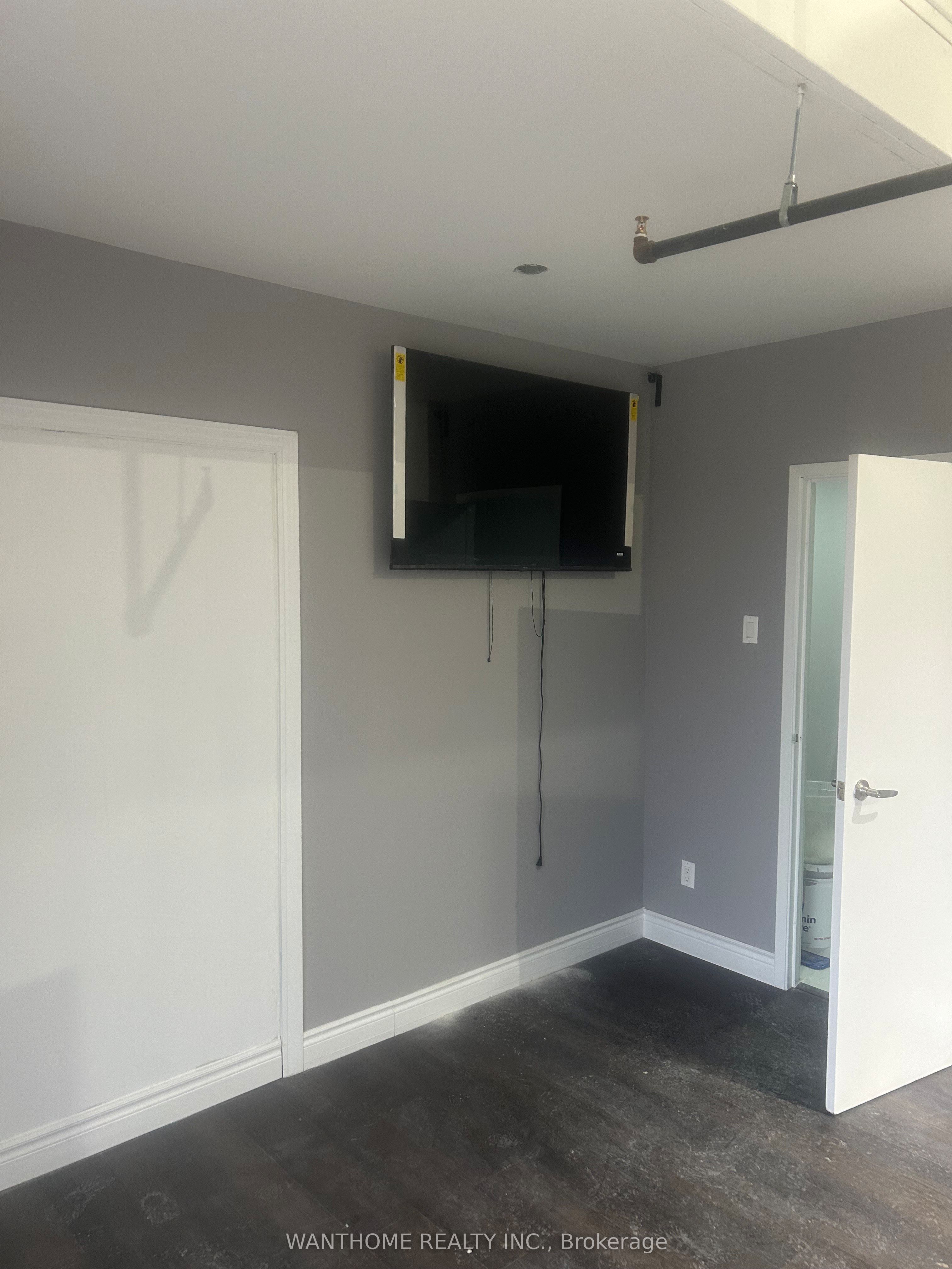#24a - 951 Denison Street Property Photo 2