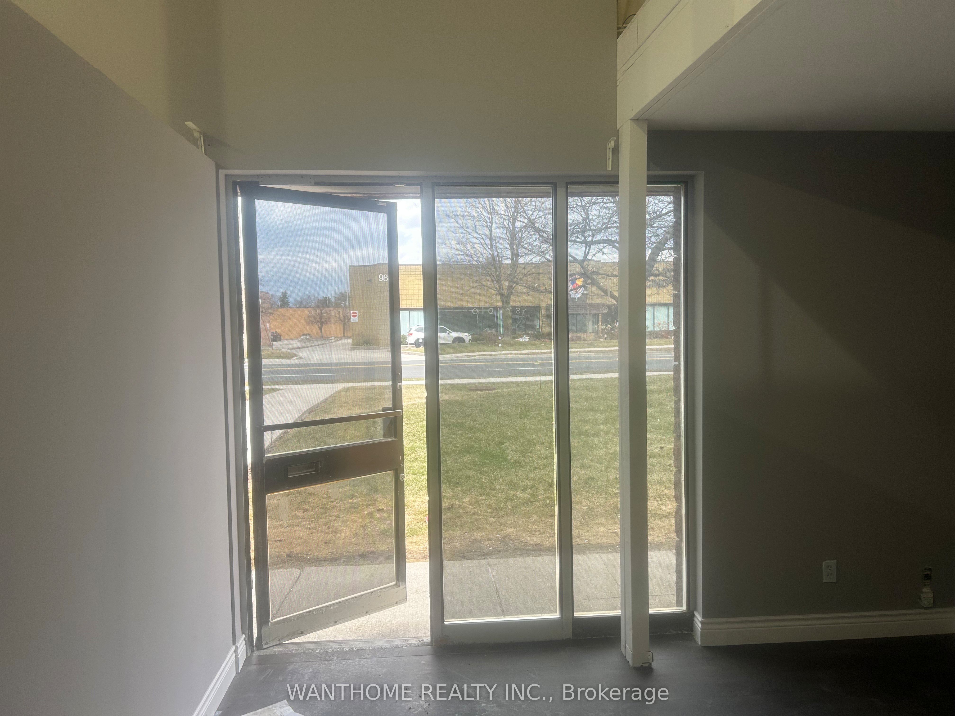 #24a - 951 Denison Street Property Photo 12