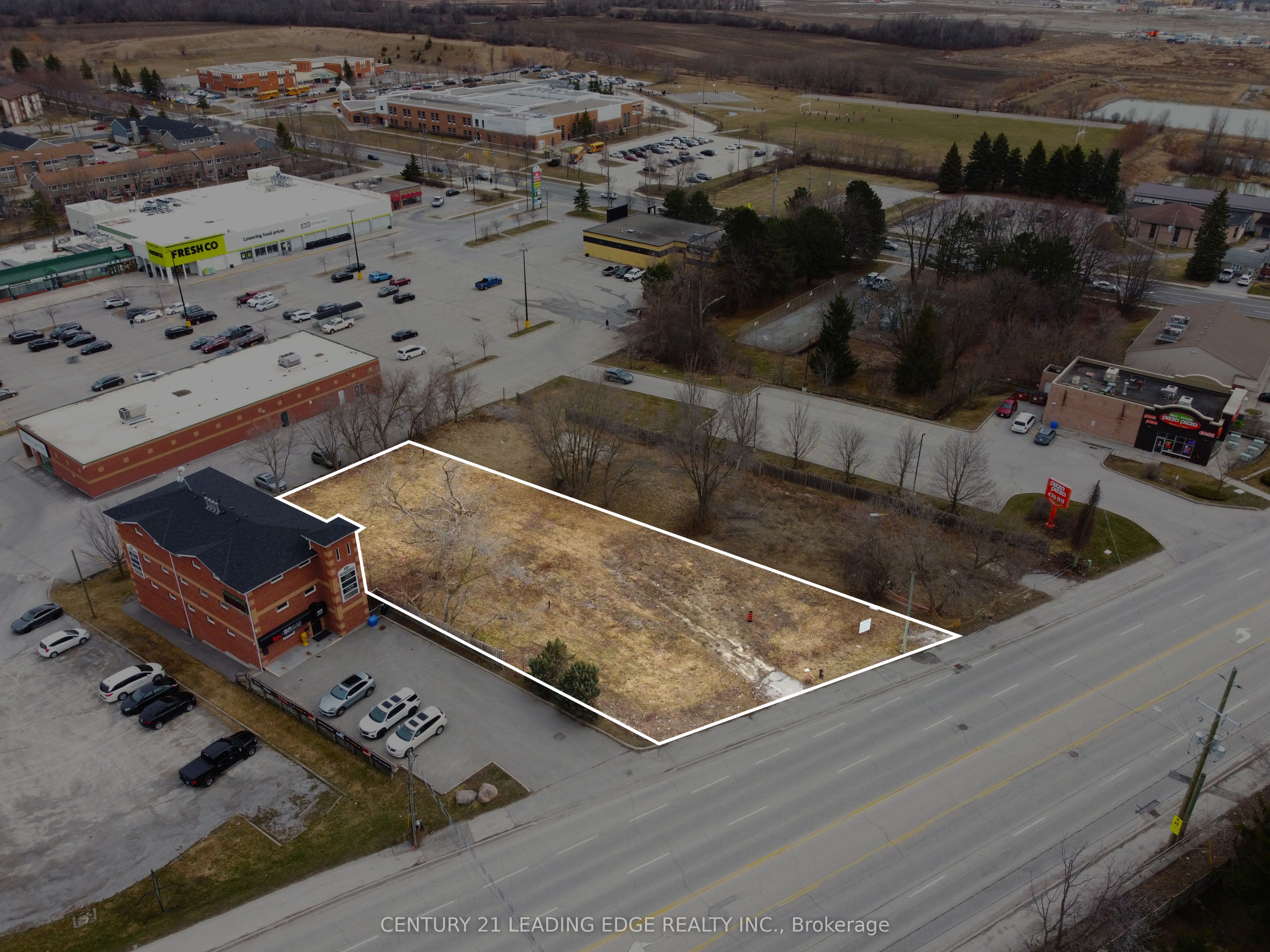 451 The Queensway Property Photo 2