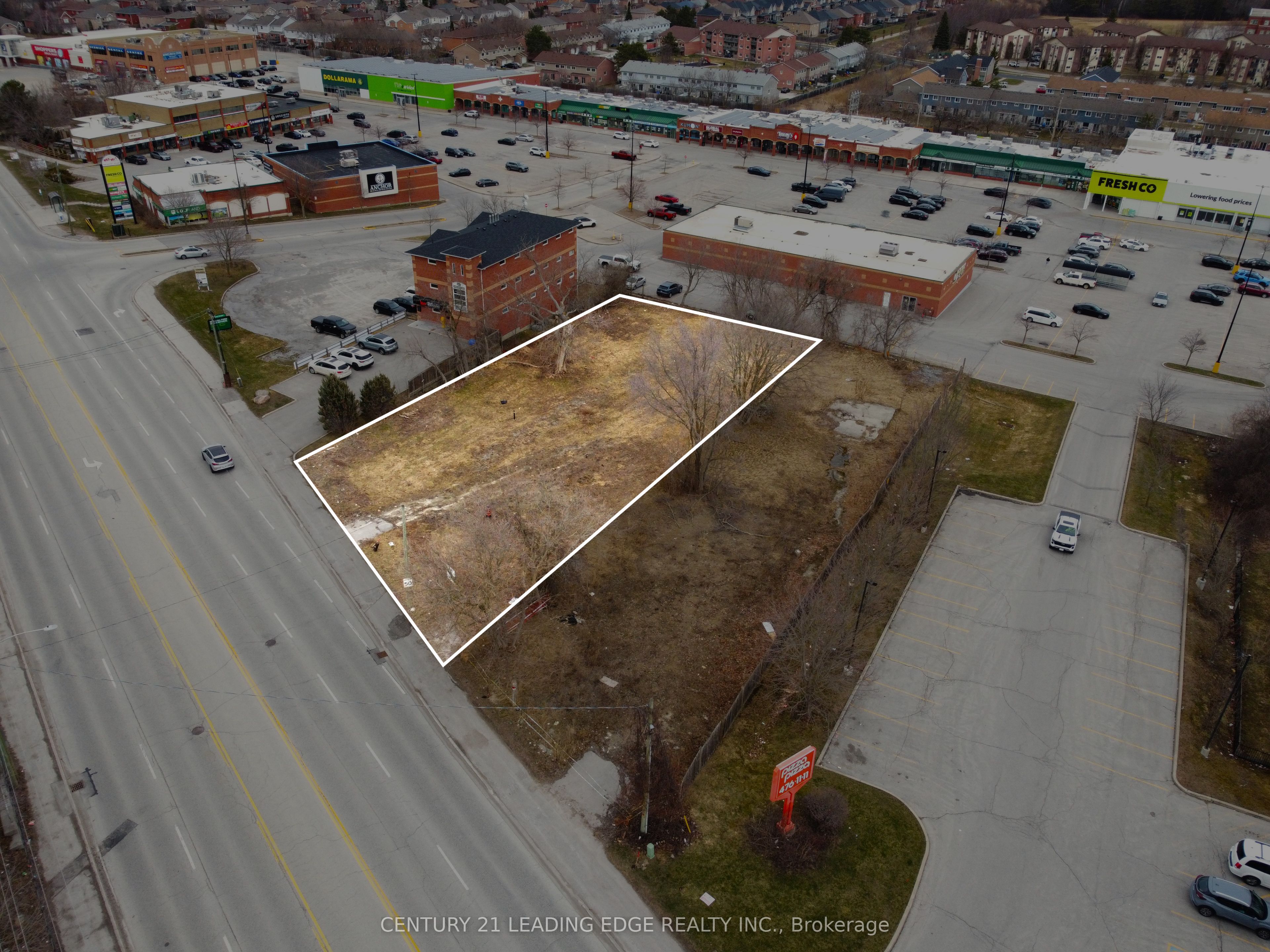 451 The Queensway Property Photo 3