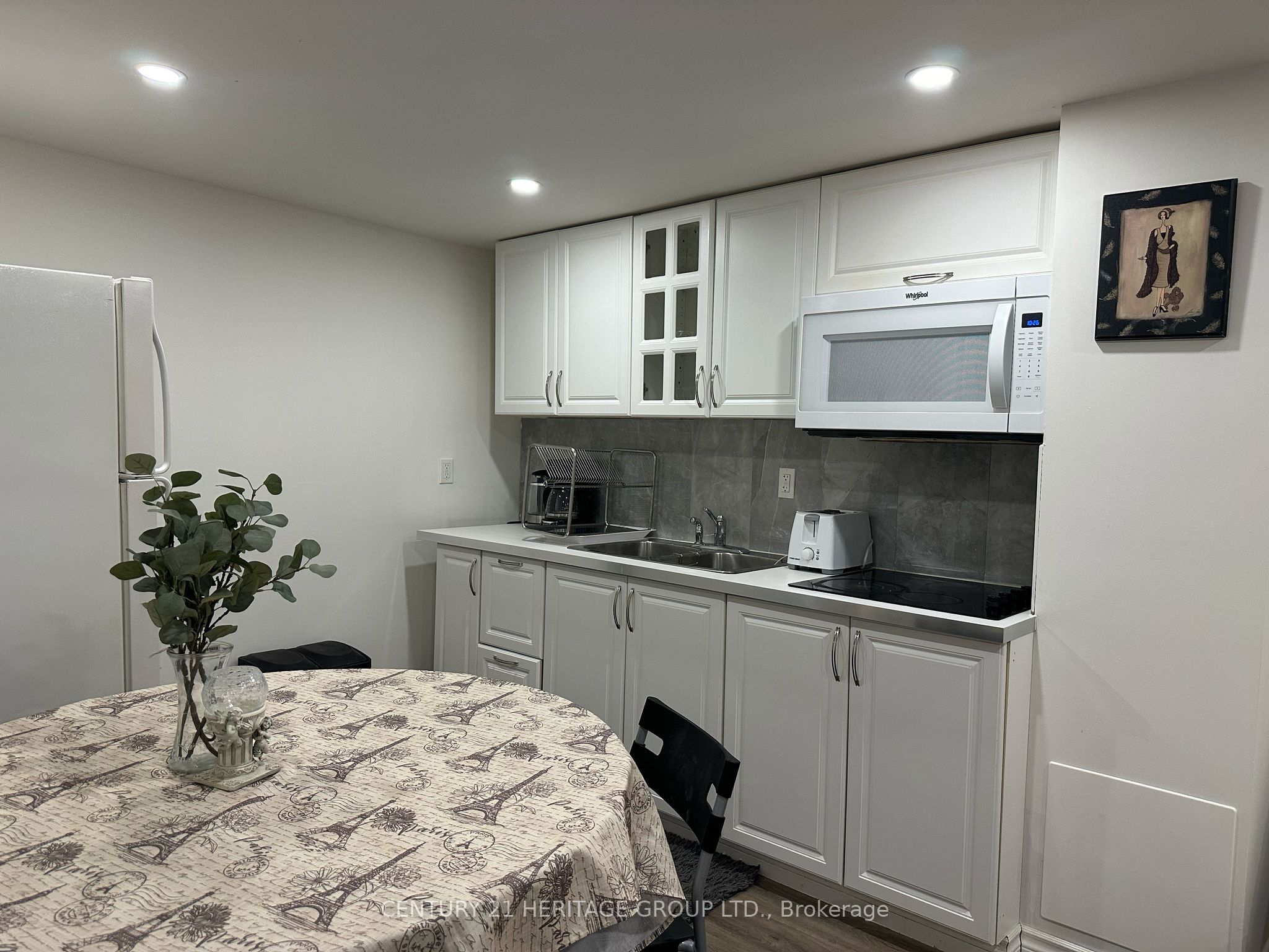 135 Glenway Circle Property Photo 1