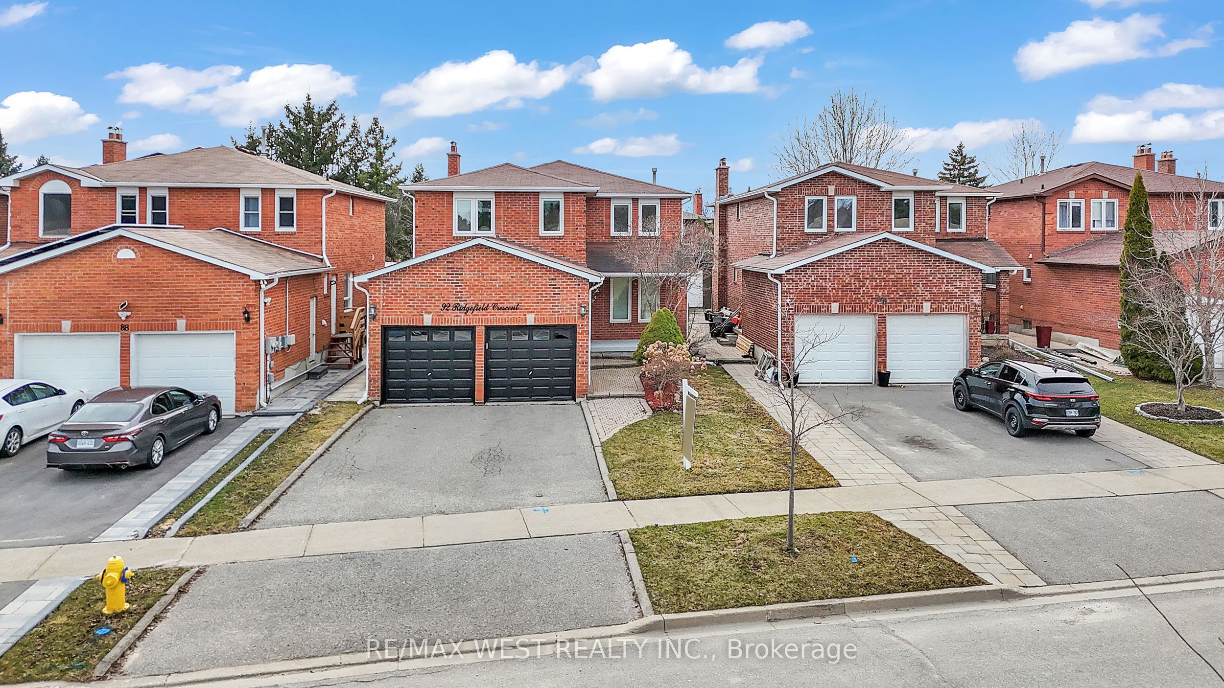 92 Ridgefield Crescent Property Photo 1