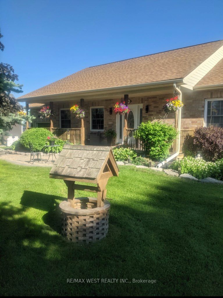 390 Sandford Road Property Photo 1