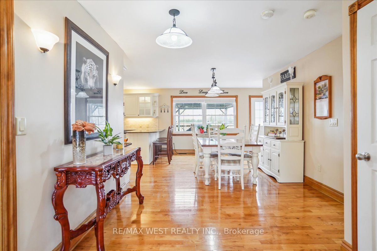 390 Sandford Road Property Photo 6