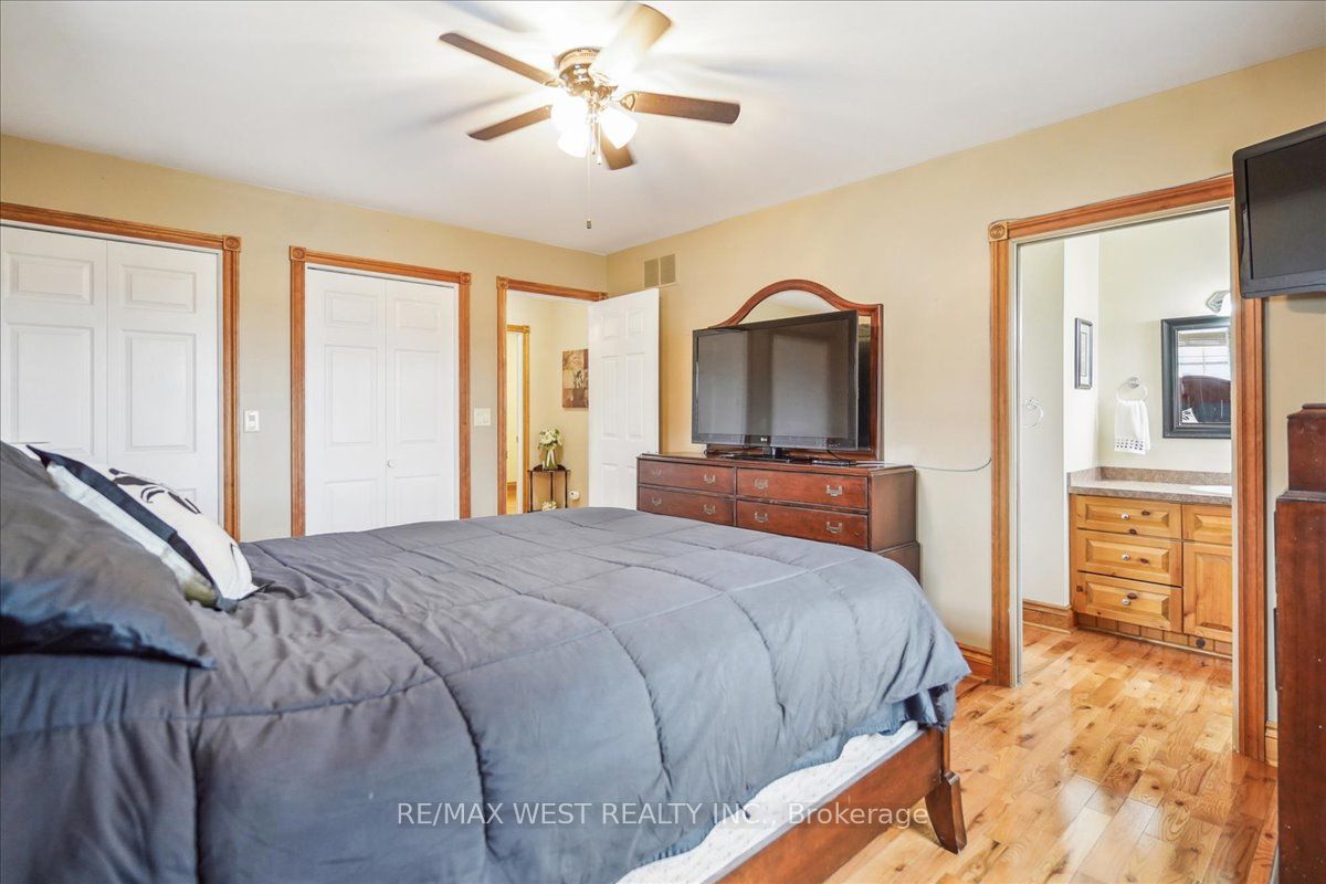 390 Sandford Road Property Photo 10
